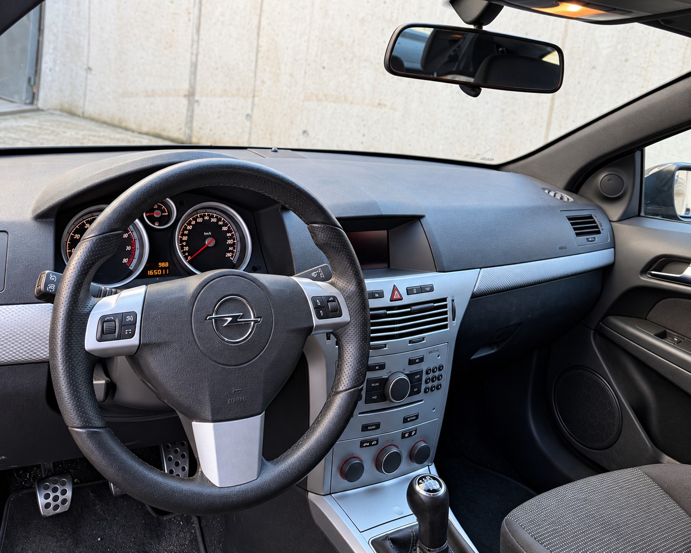 OPEL Astra GTC 2.0 Turbo Sport | frisch ab MFK & Service | Bremsen neu | 8-fach-image-6