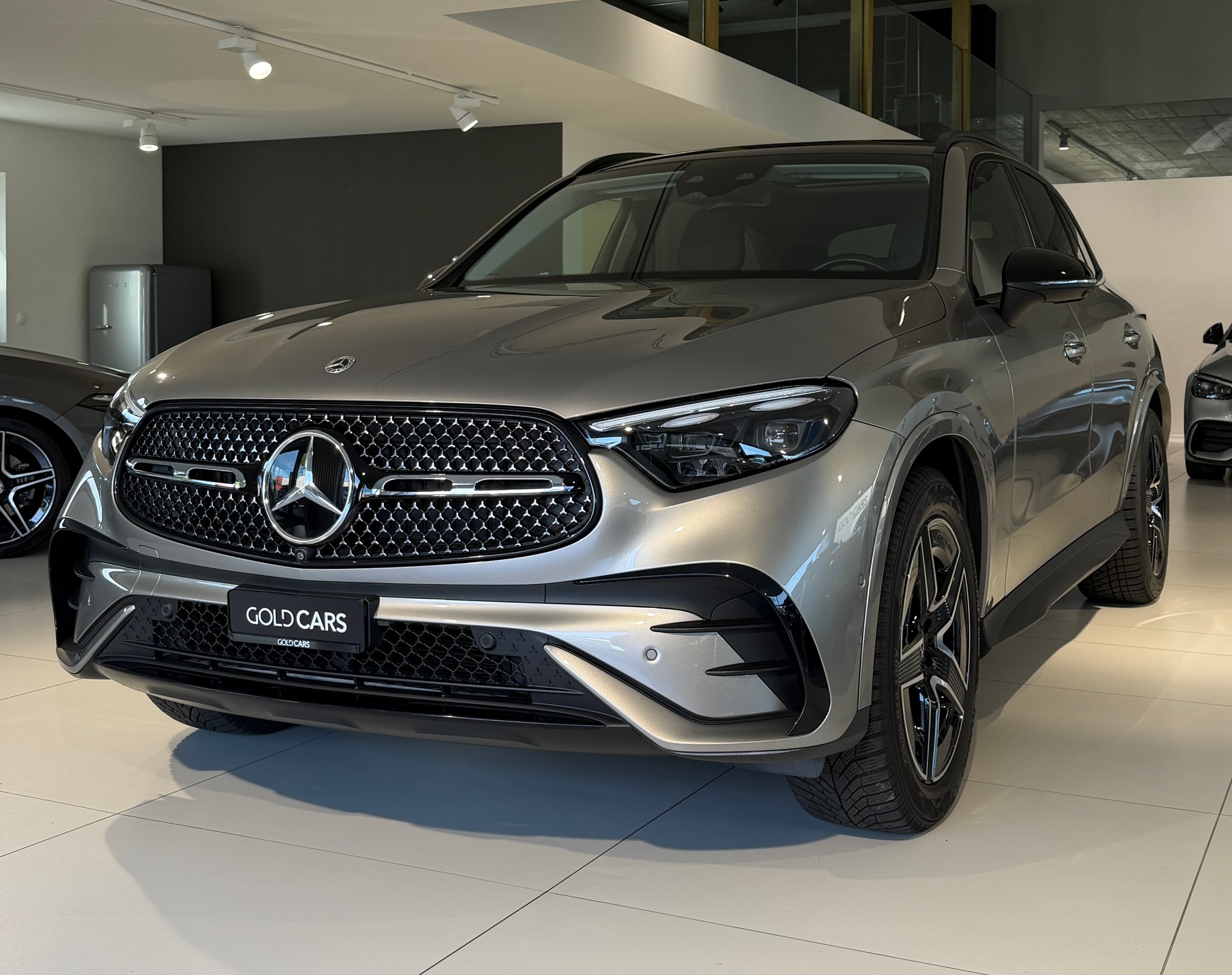 MERCEDES-BENZ GLC 220 d 4Matic AMG Line 9G-Tronic-image-2