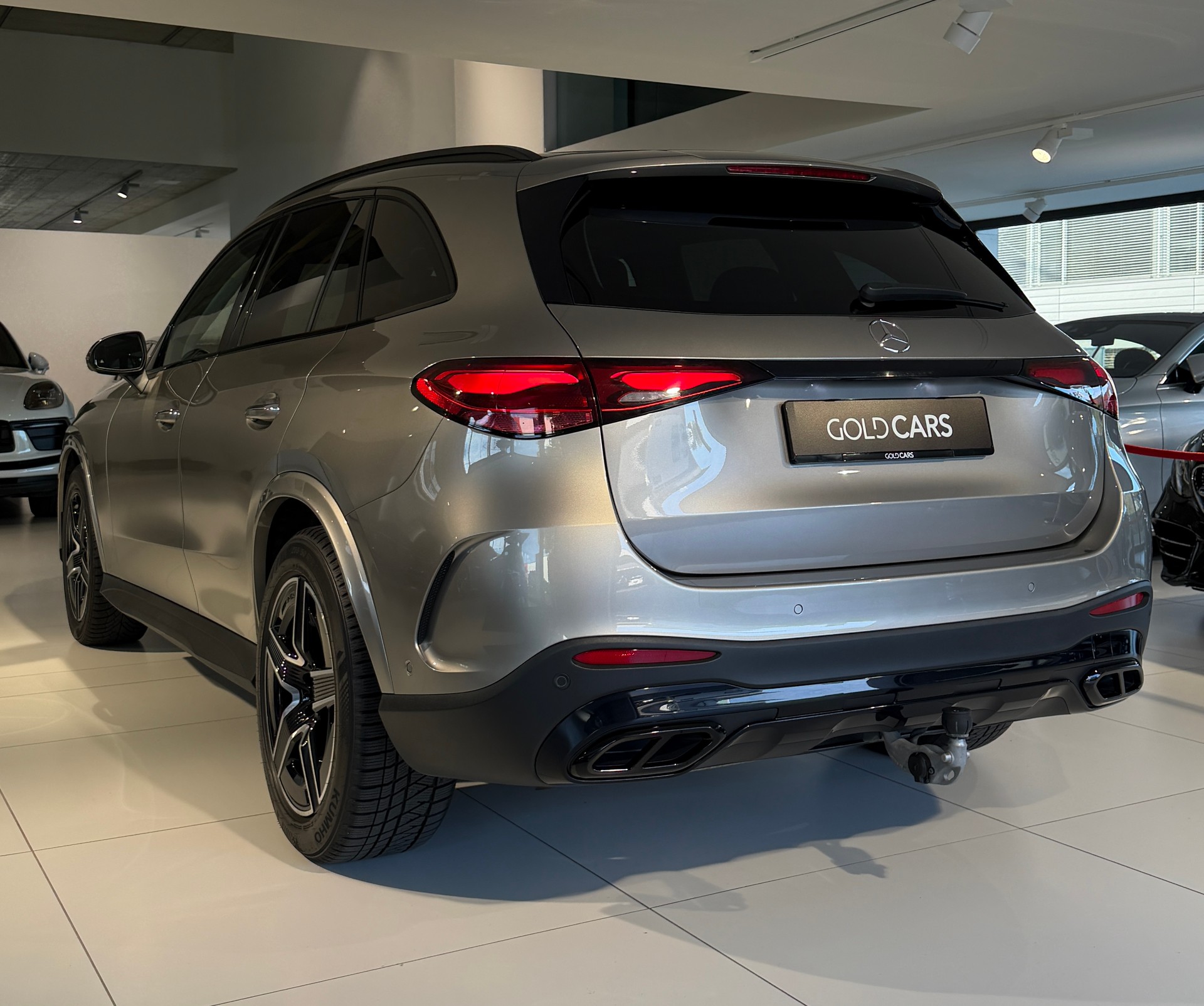 MERCEDES-BENZ GLC 220 d 4Matic AMG Line 9G-Tronic-image-5