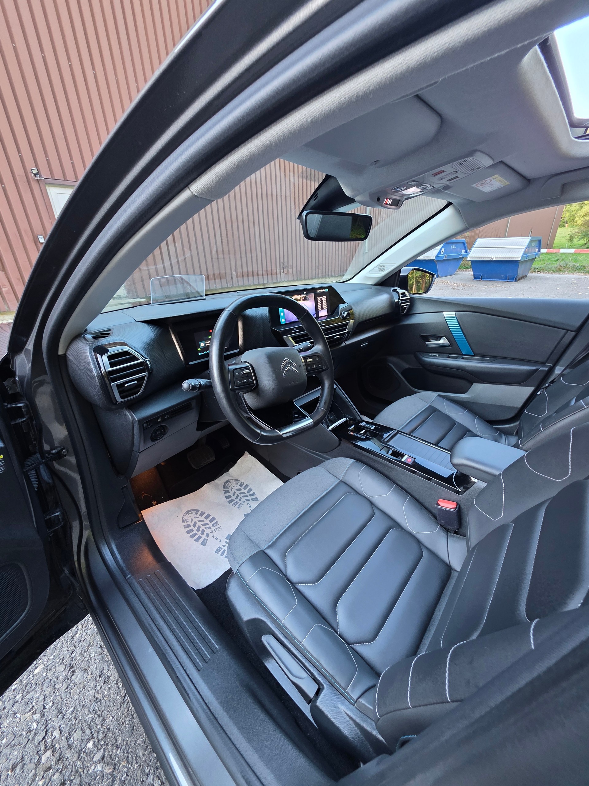 CITROEN C4 X 100 kW Swiss Edition-image-10