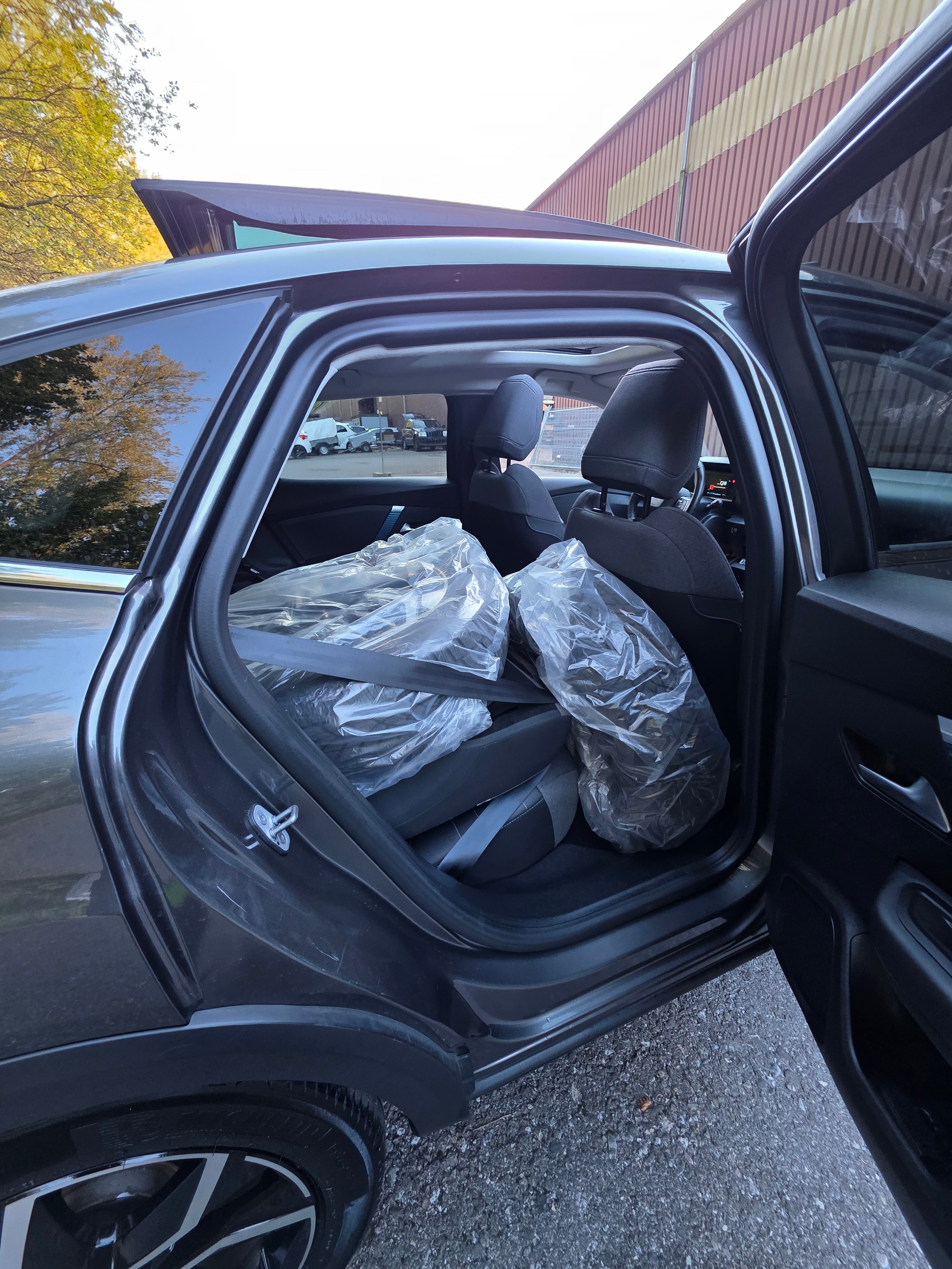 CITROEN C4 X 100 kW Swiss Edition-image-7