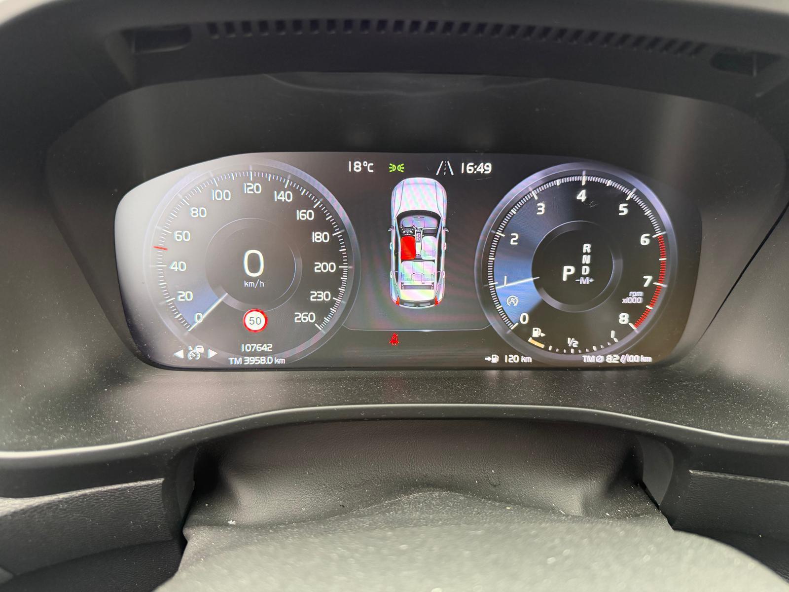 VOLVO XC40 1.5 T3 Momentum-image-14