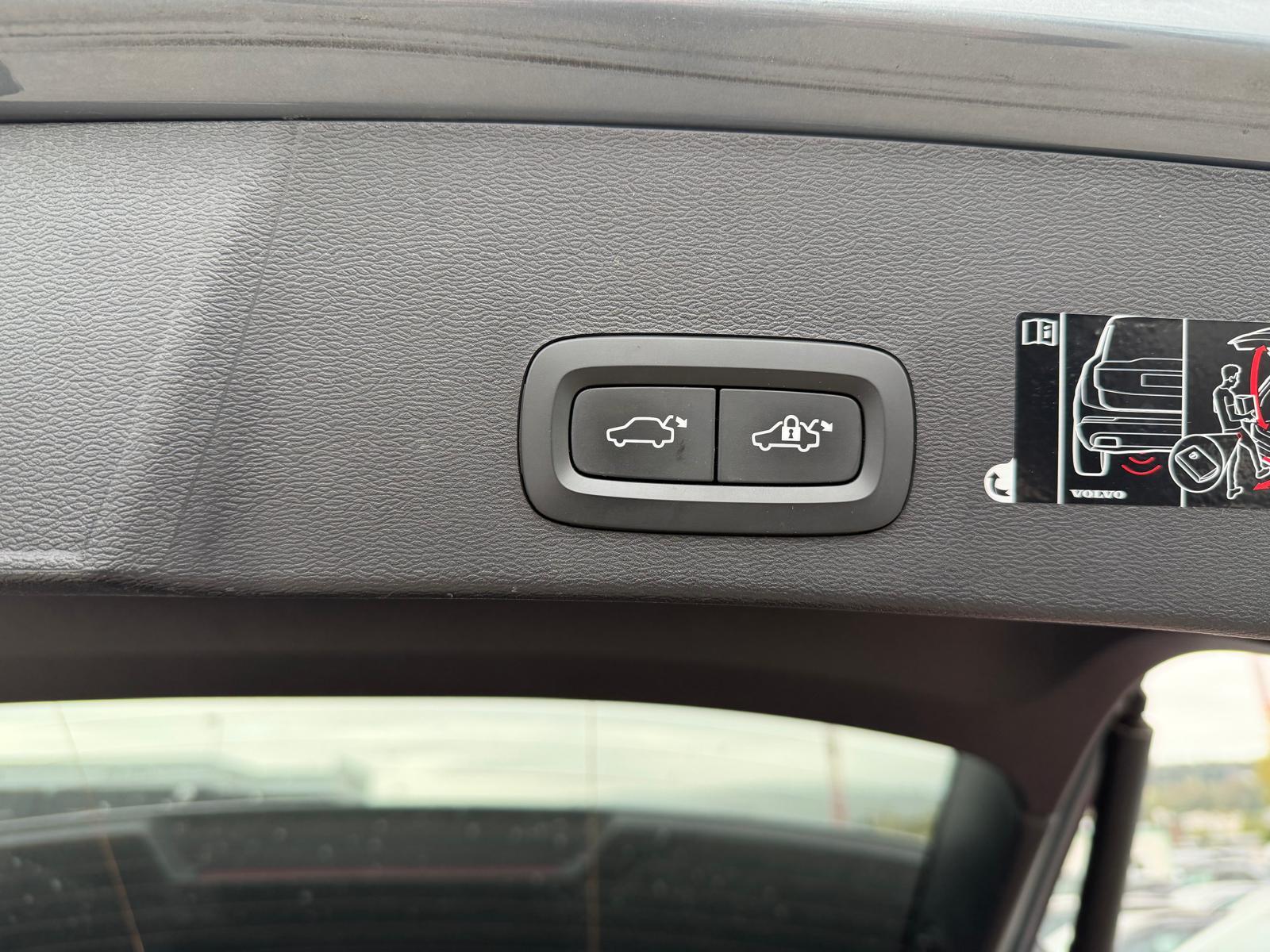 VOLVO XC40 1.5 T3 Momentum-image-16