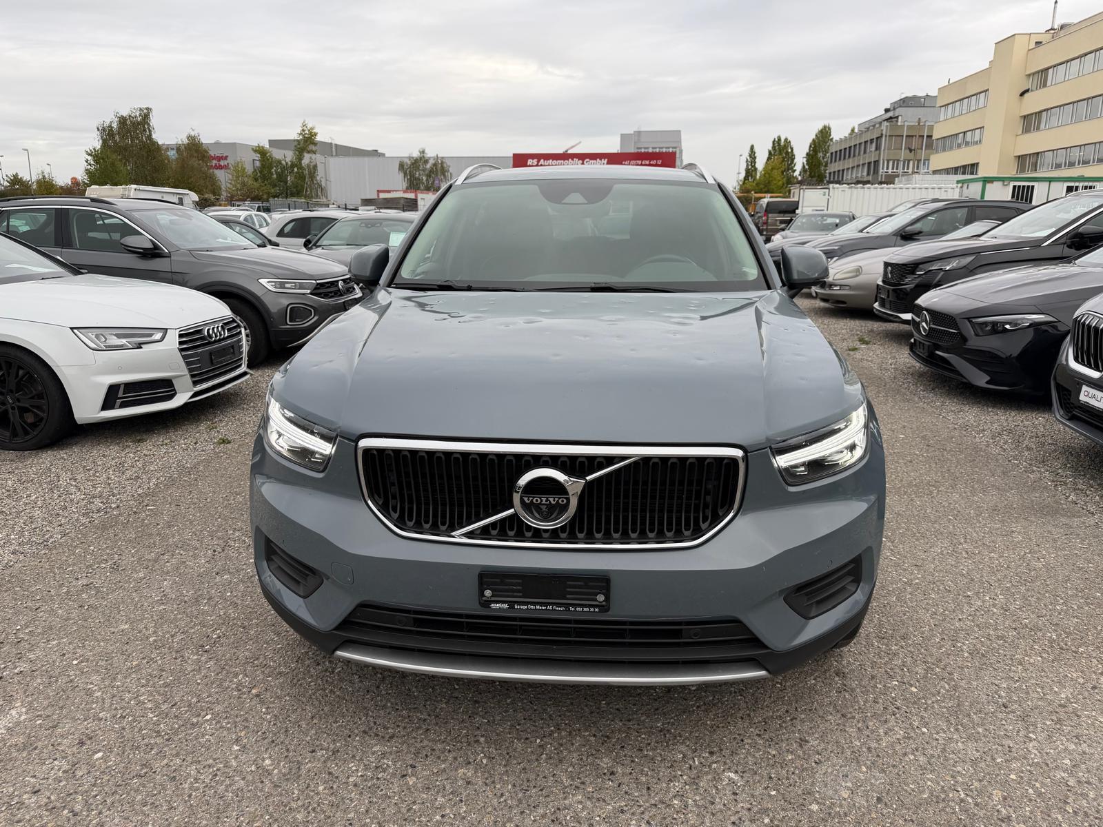 VOLVO XC40 1.5 T3 Momentum-image-1