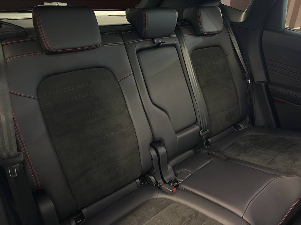FORD Kuga 2.5 FHEV ST-Line X 4WD-image-8