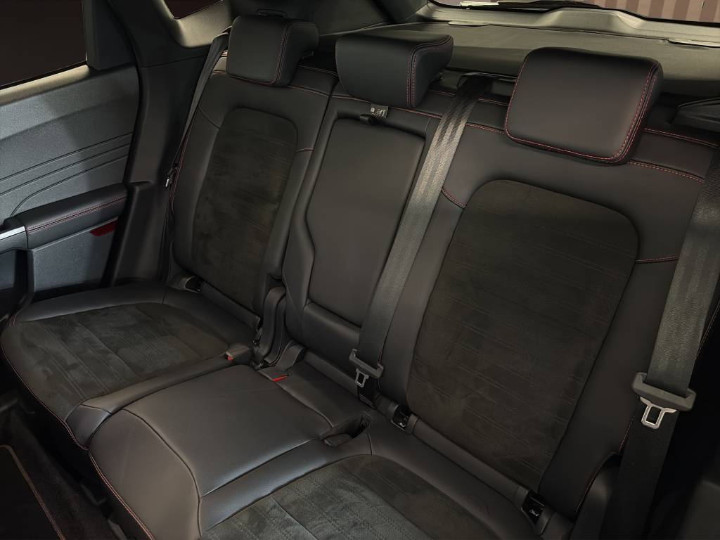 FORD Kuga 2.5 FHEV ST-Line X 4WD-image-9