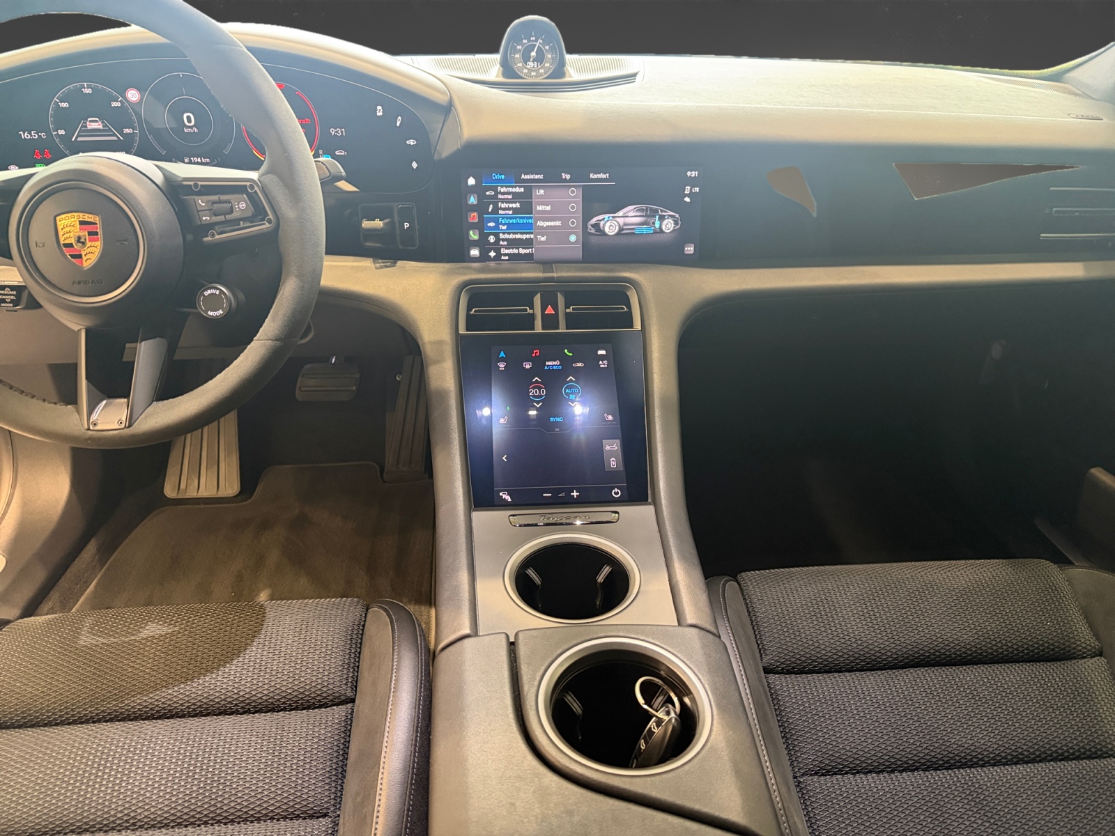 PORSCHE Taycan 4S-image-9