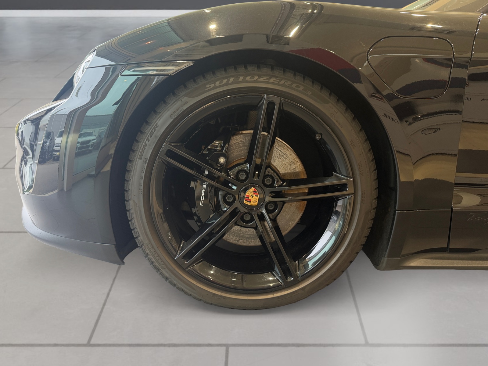 PORSCHE Taycan 4S-image-18