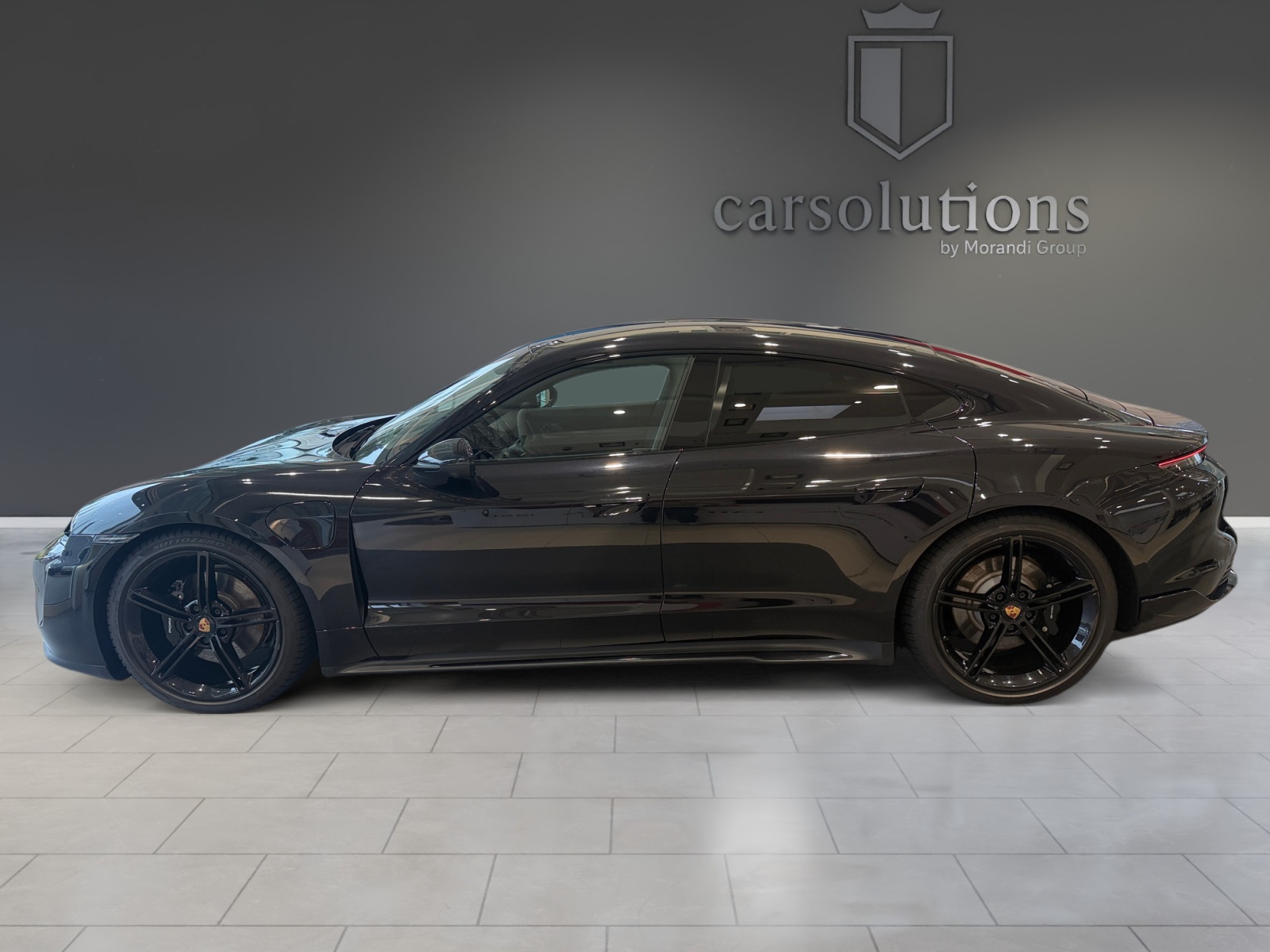 PORSCHE Taycan 4S-showroom-element-1