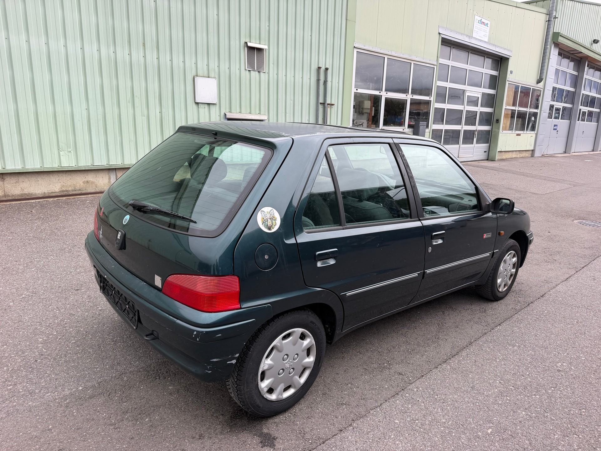 PEUGEOT 106 1.6 Suisse A-image-3