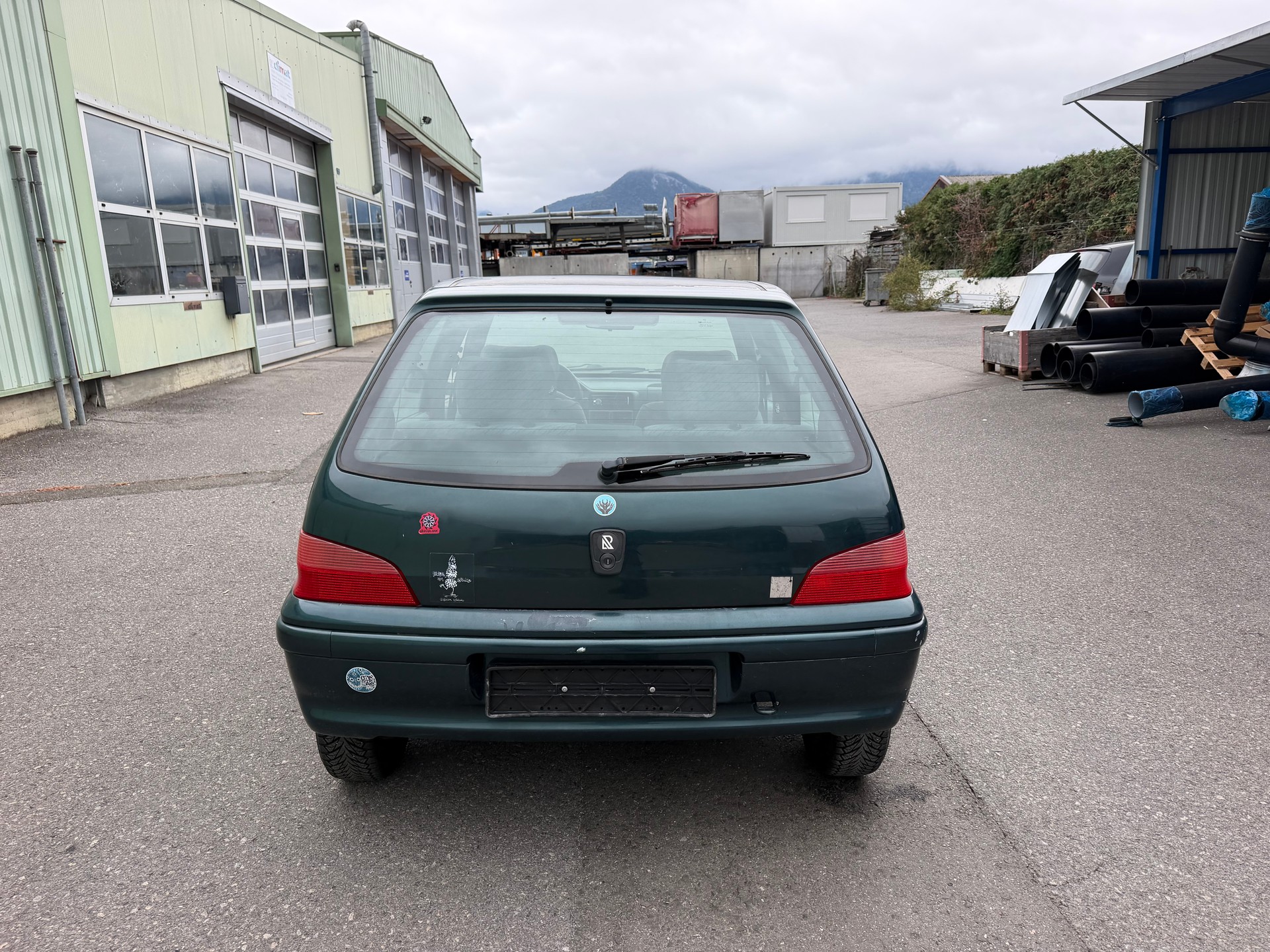 PEUGEOT 106 1.6 Suisse A-image-4