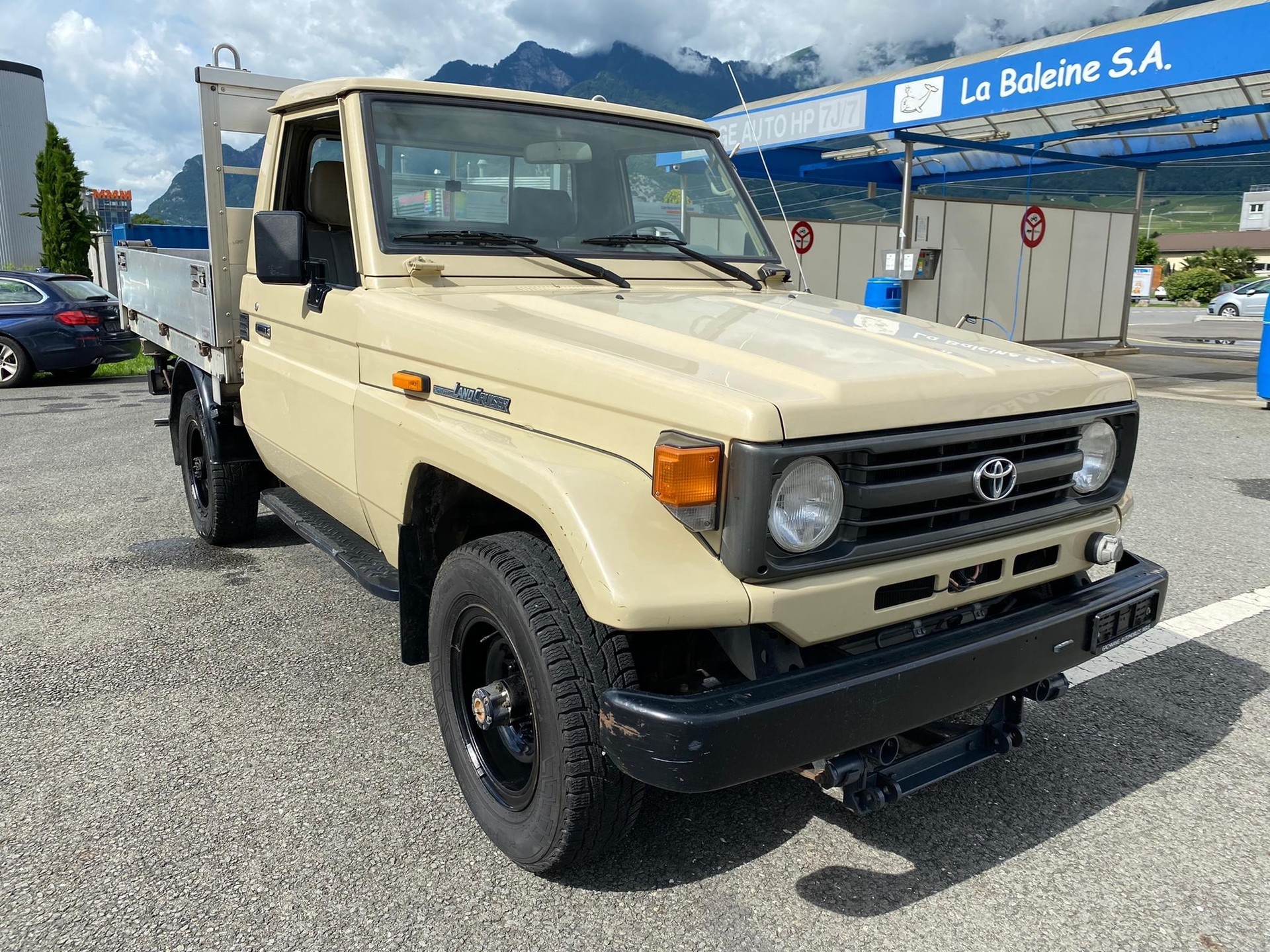 TOYOTA HZJ75 4.2D-image-1