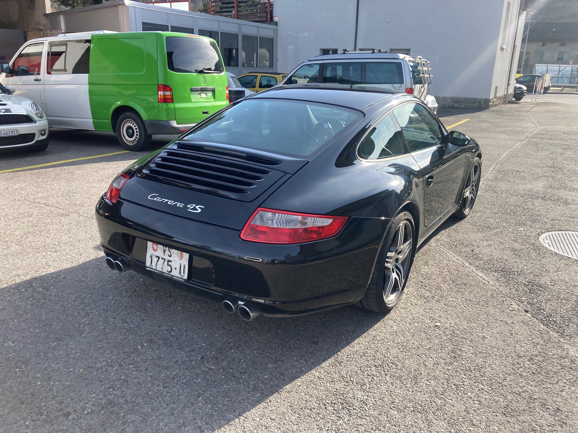 PORSCHE 911 Carrera 4S-image-1