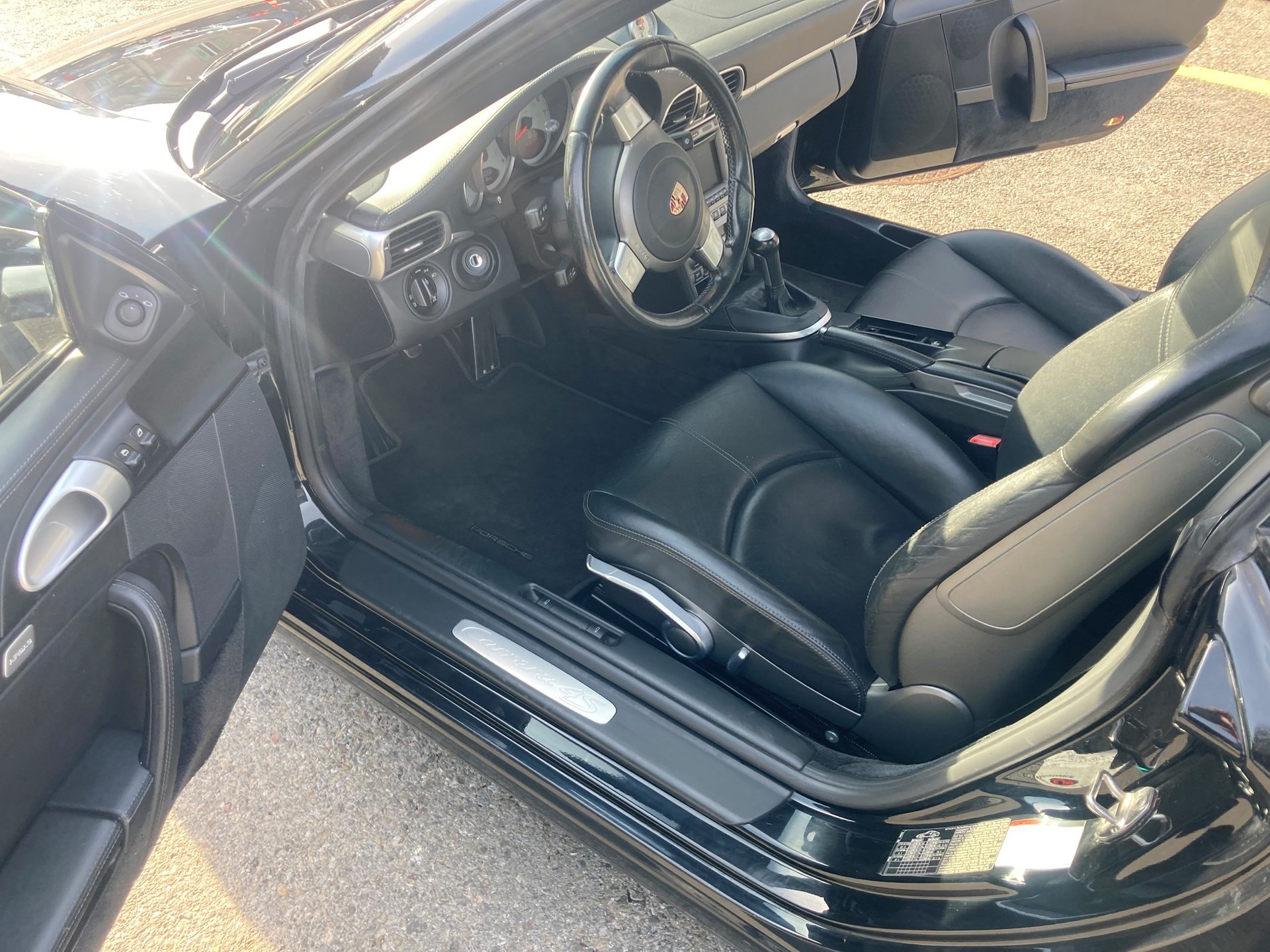 PORSCHE 911 Carrera 4S-image-6