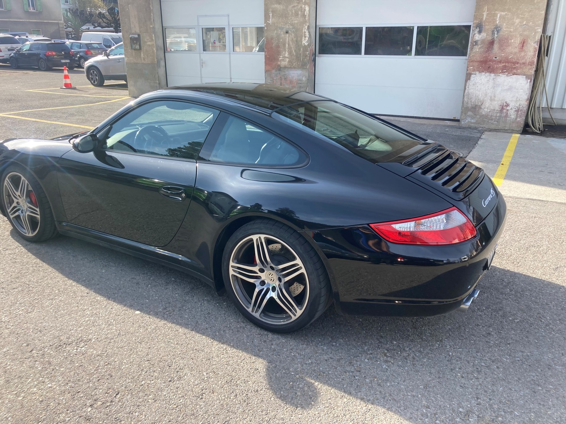 PORSCHE 911 Carrera 4S-image-7