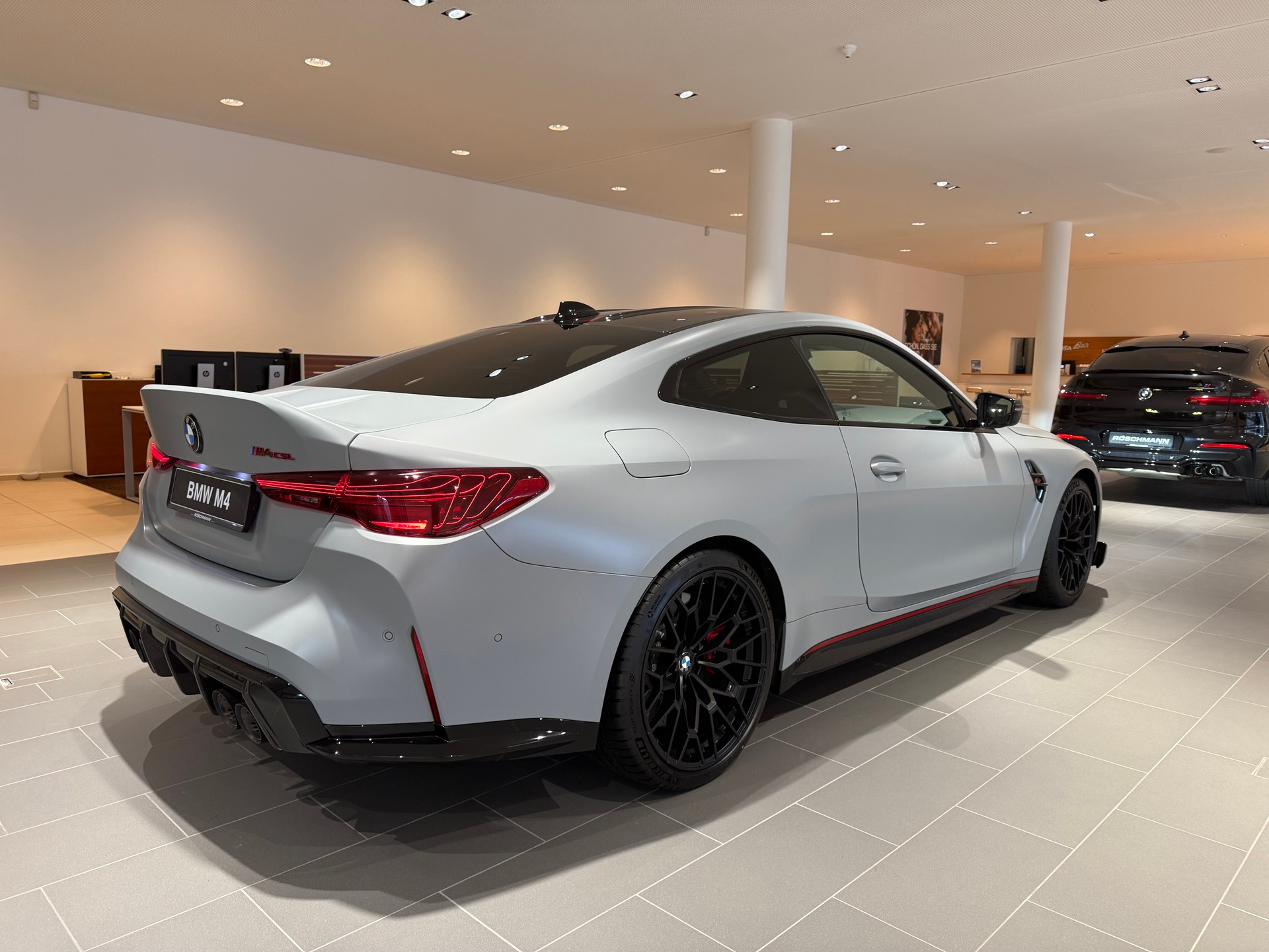 BMW M4 CSL Coupé-image-4