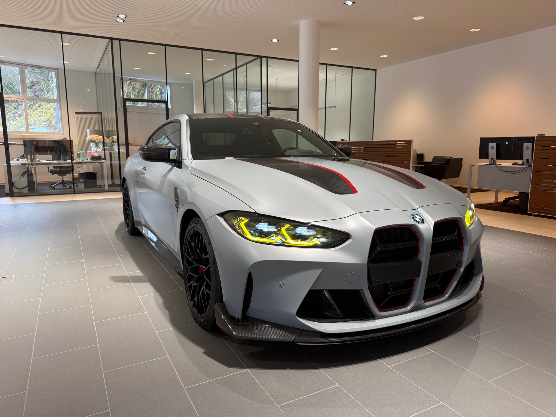 BMW M4 CSL Coupé-showroom-element-1