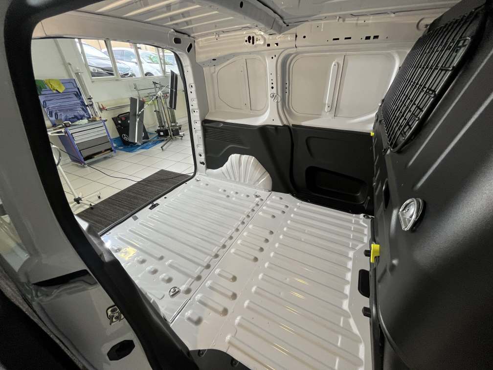 TOYOTA PROACE CITY Van L1 1.5 D Active-image-9