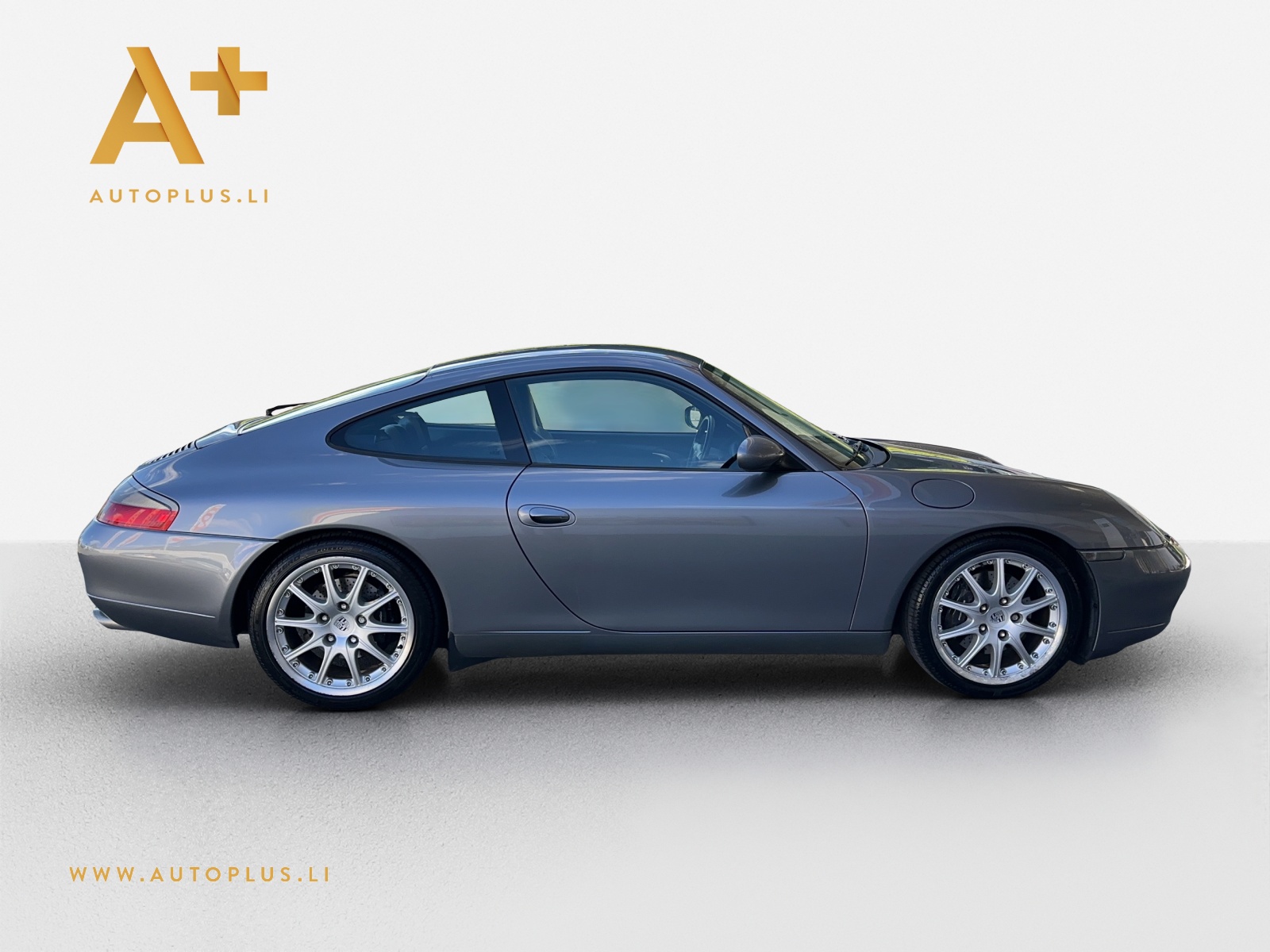 PORSCHE 911 Carrera-image-6