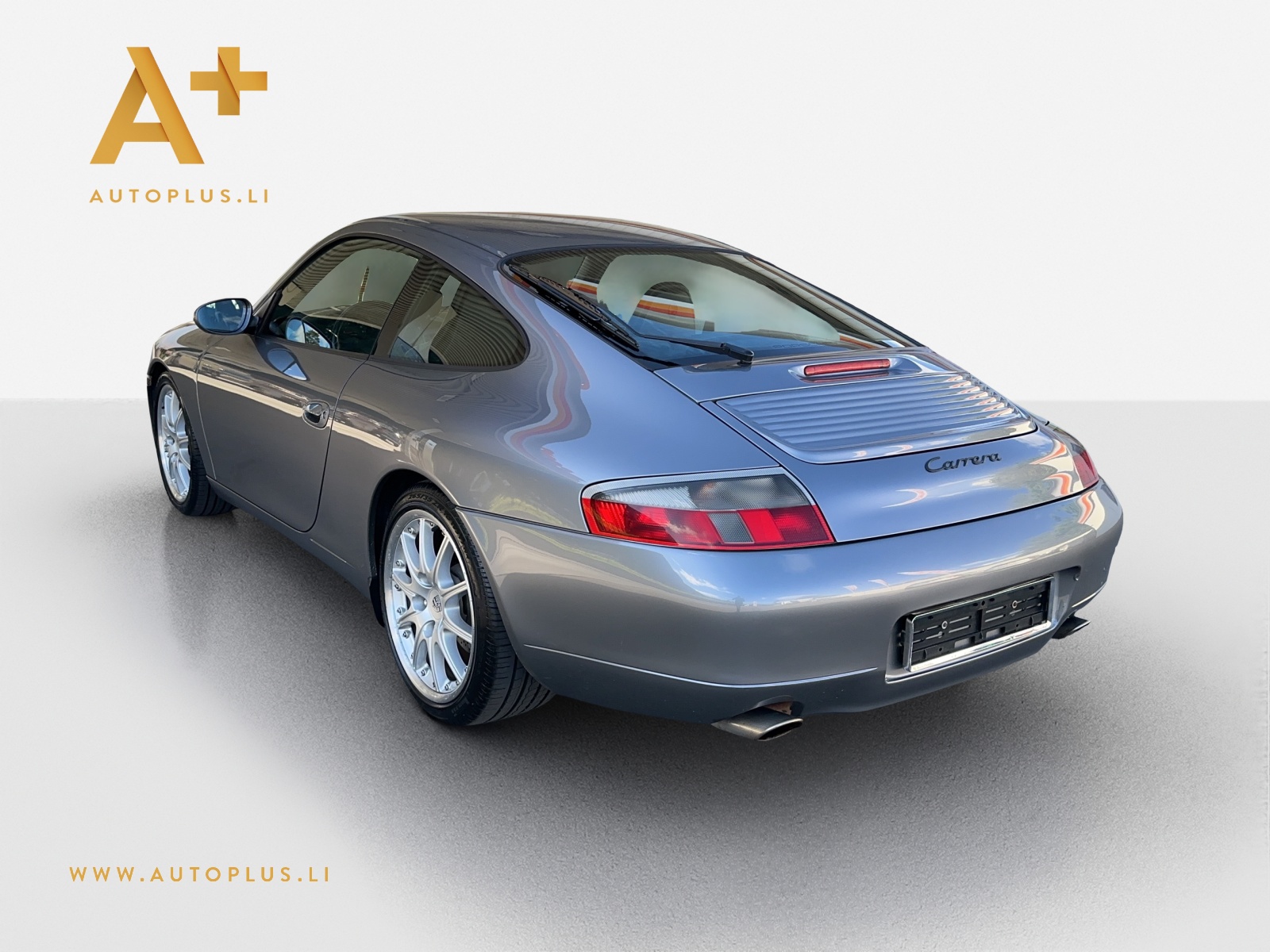 PORSCHE 911 Carrera-image-3