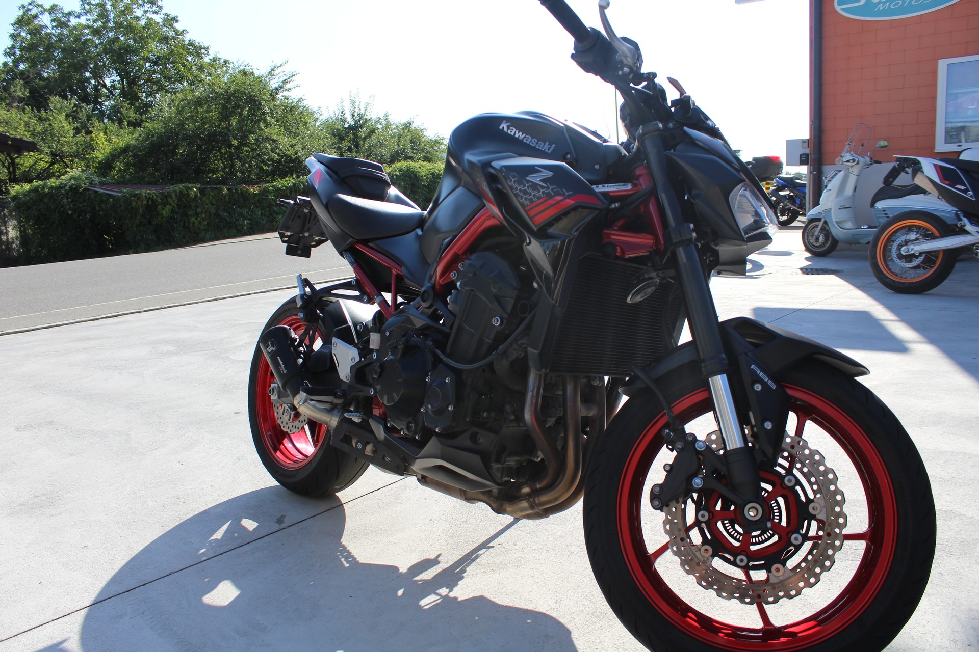 KAWASAKI Z 900-image-2