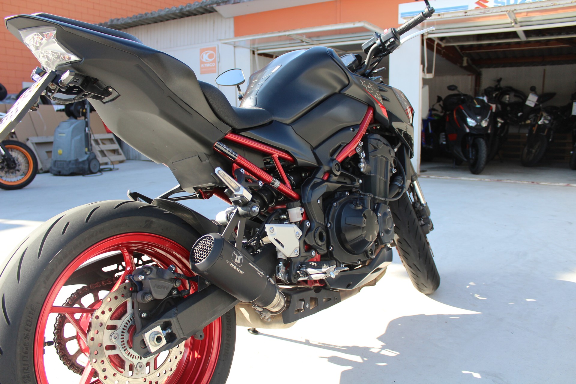 KAWASAKI Z 900-image-4