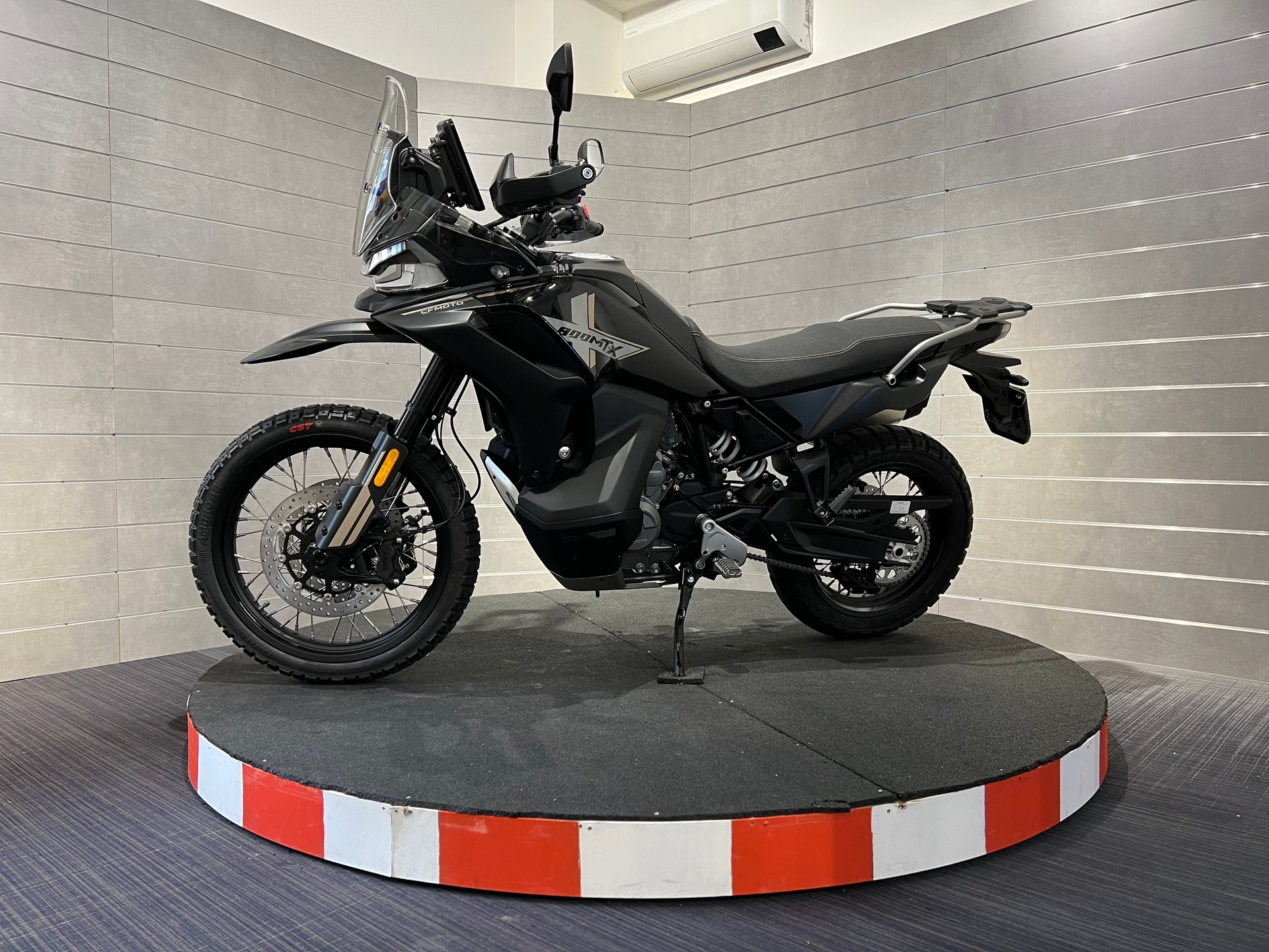 CF MOTO 800MT-X-showroom-element-1