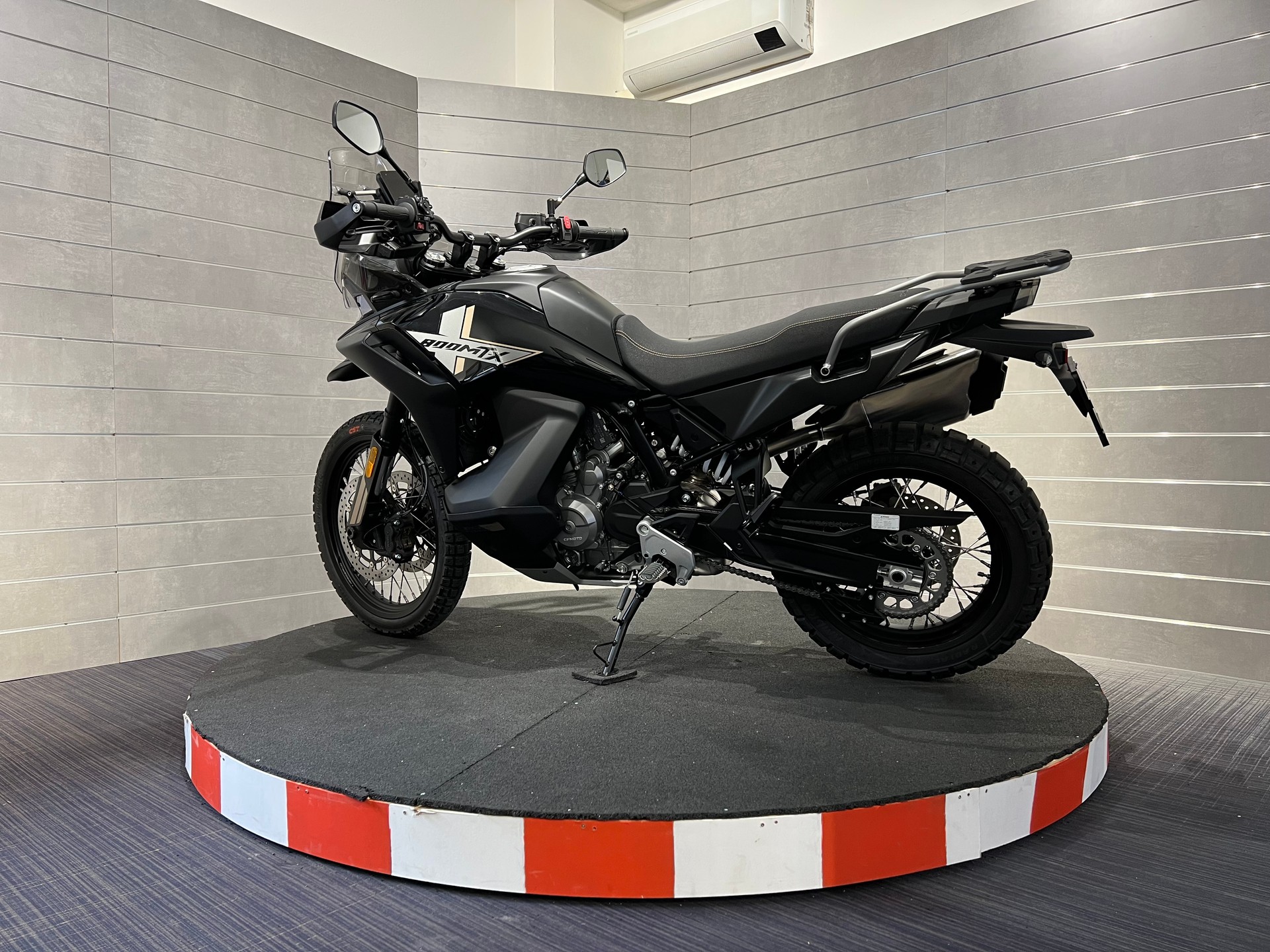 CF MOTO 800MT-X-showroom-element-2