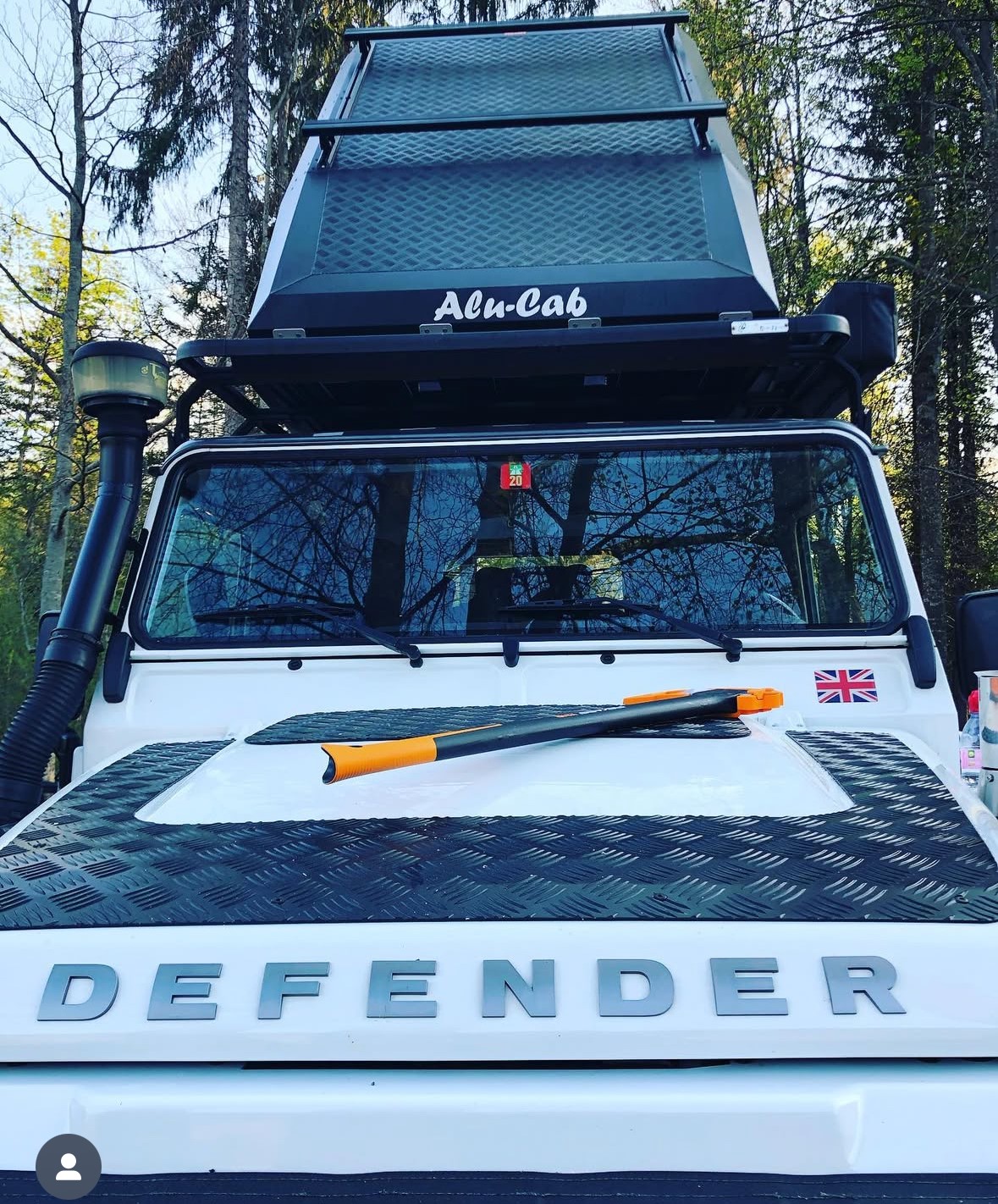 LAND ROVER Defender 110 2.2 TD4 Station Wagon-image-6