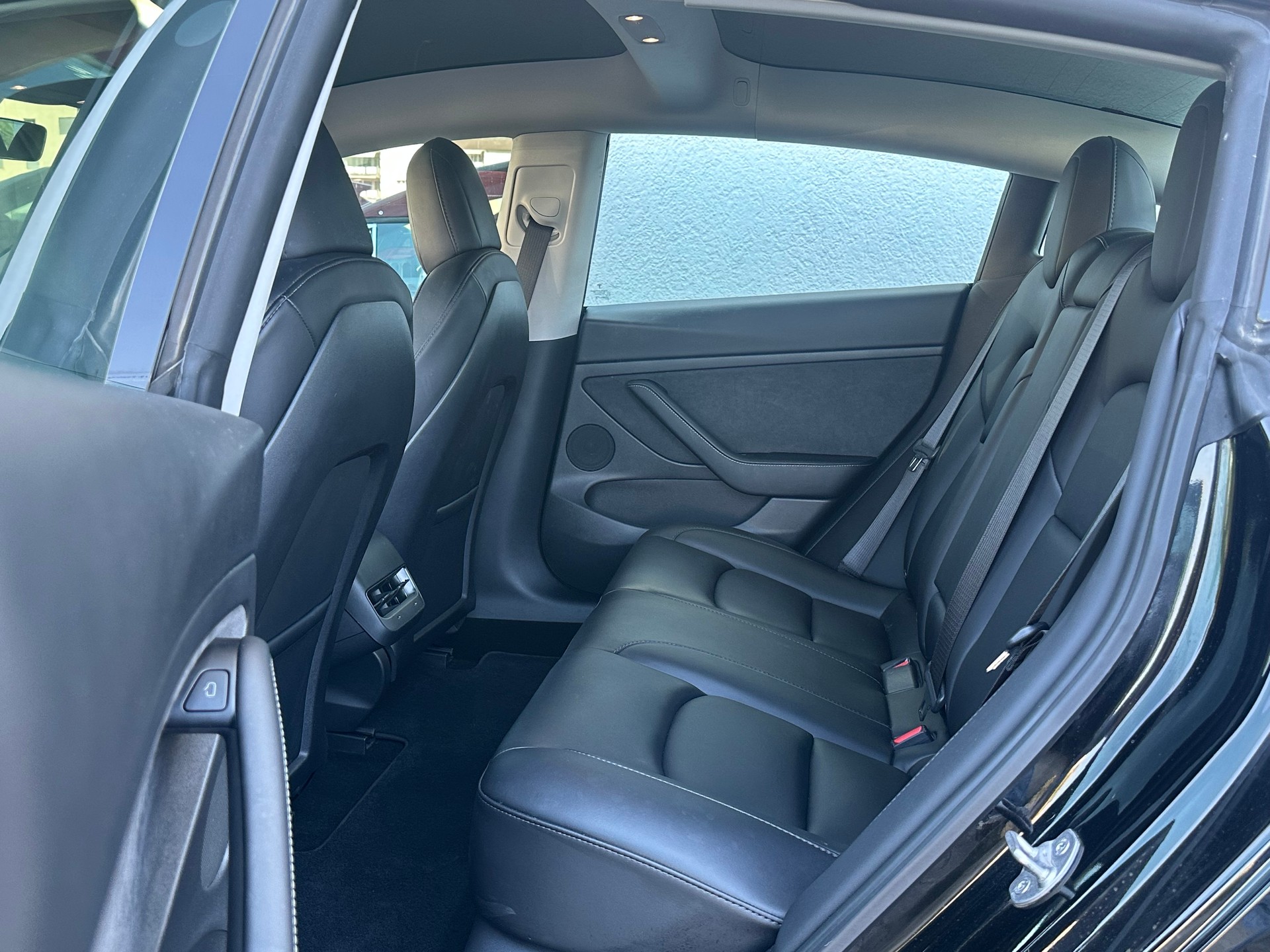 TESLA Model 3 Performance Dual Motor AWD-image-5