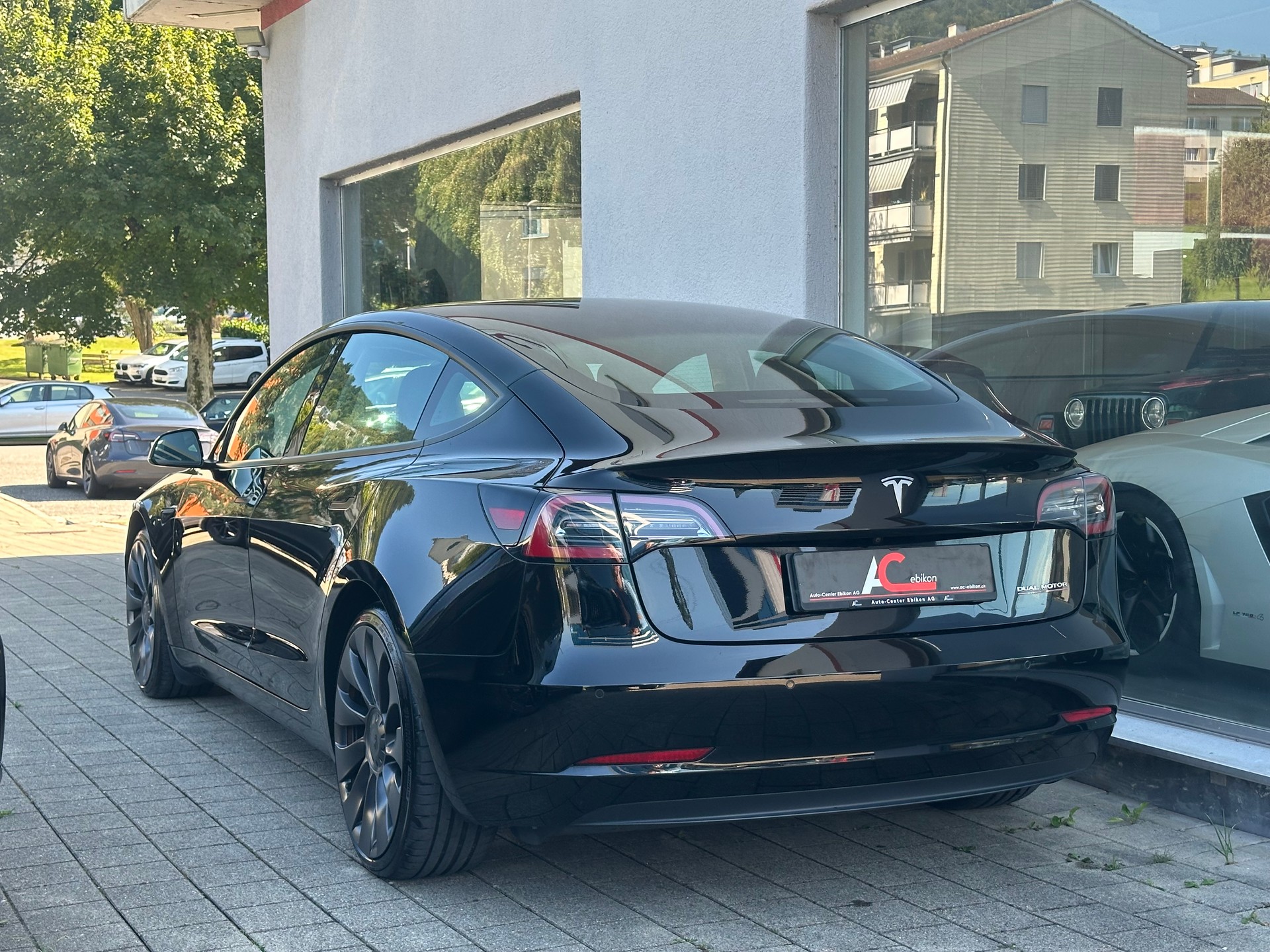 TESLA Model 3 Performance Dual Motor AWD-image-1