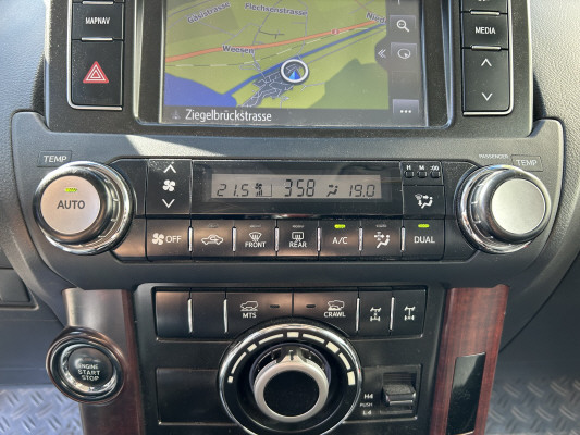TOYOTA LandCruiser 3.0TD Sol-image-11