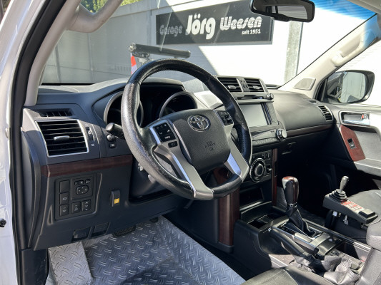 TOYOTA LandCruiser 3.0TD Sol-image-6