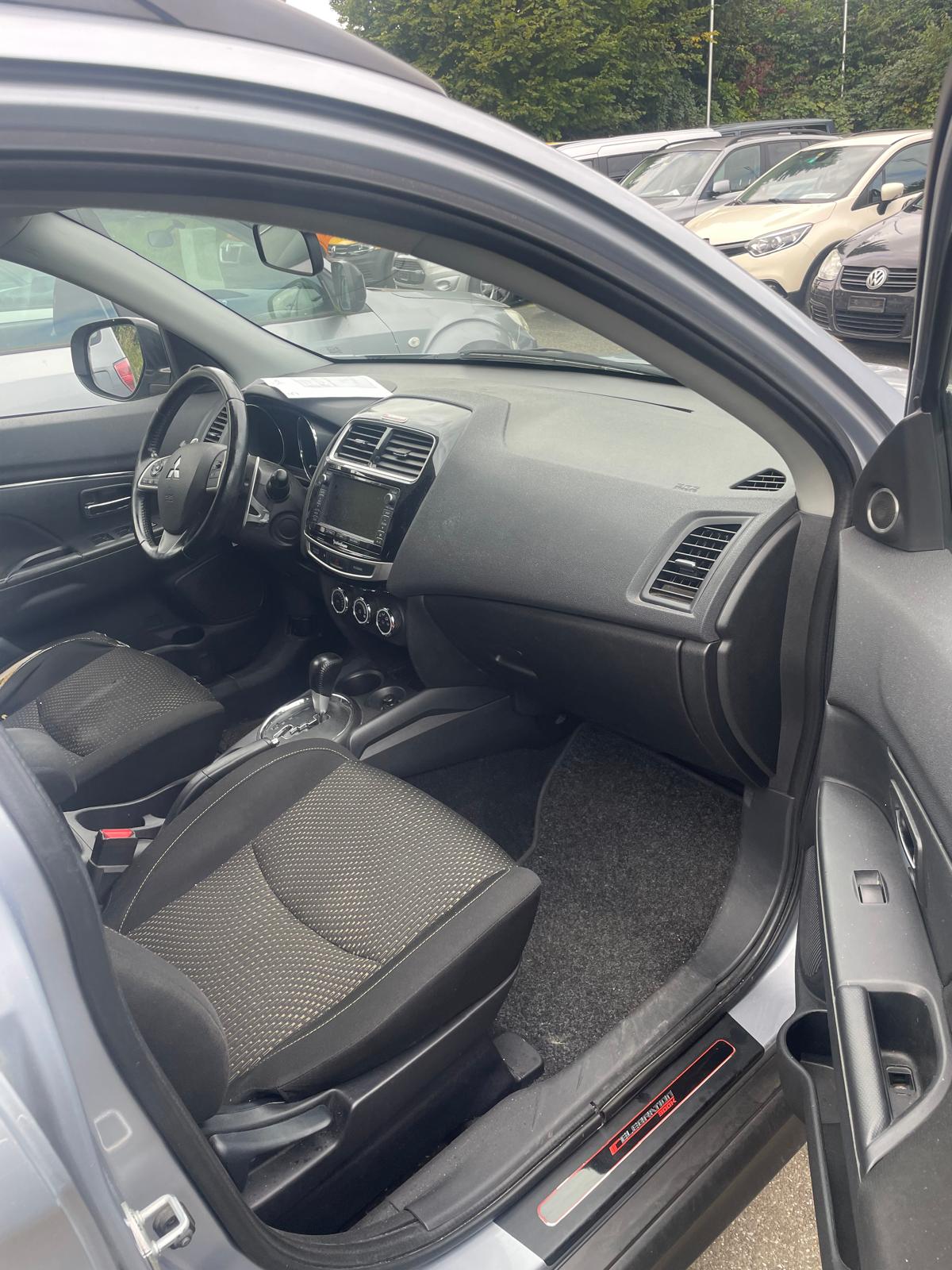 MITSUBISHI ASX 2.2 DID Celebration 300K 4WD Automatic-image-8