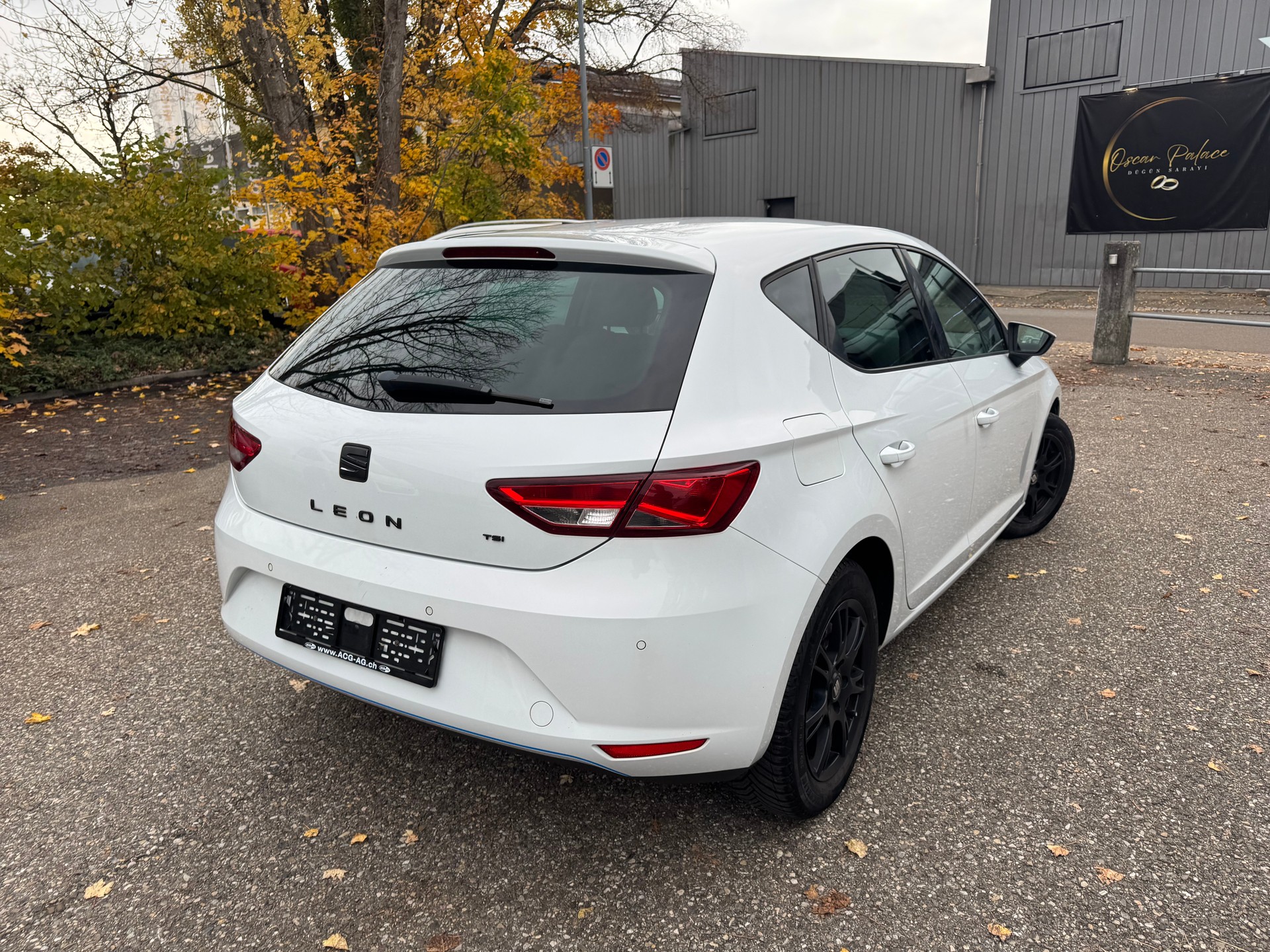 SEAT Leon 1.2 TSI Style DSG * Leder * Navigation * Klima * Tempomat * PDC V&H *-image-4