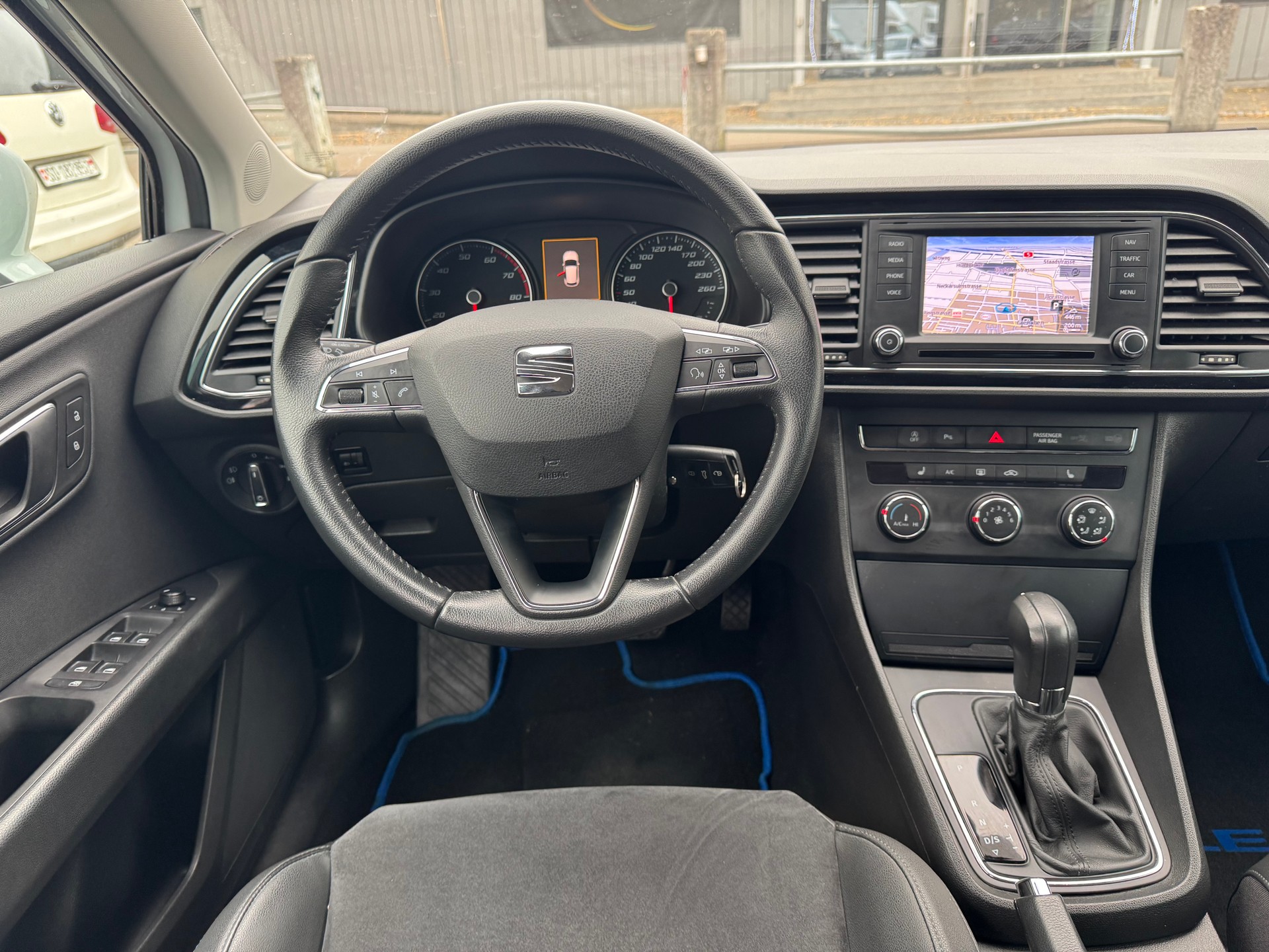 SEAT Leon 1.2 TSI Style DSG * Leder * Navigation * Klima * Tempomat * PDC V&H *-image-2