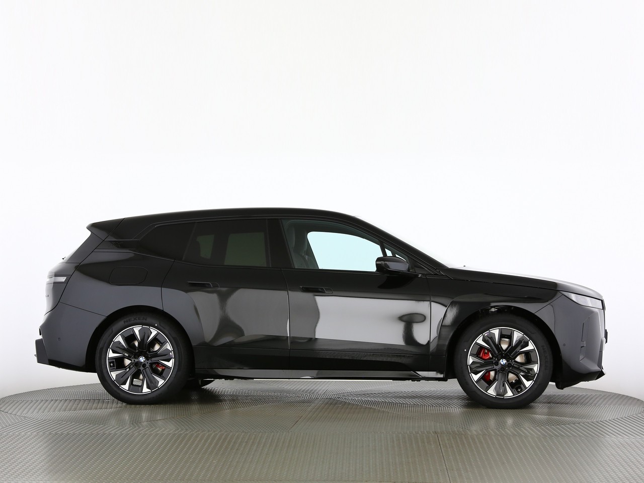 BMW iX xDrive45 M Sport Pro-image-16