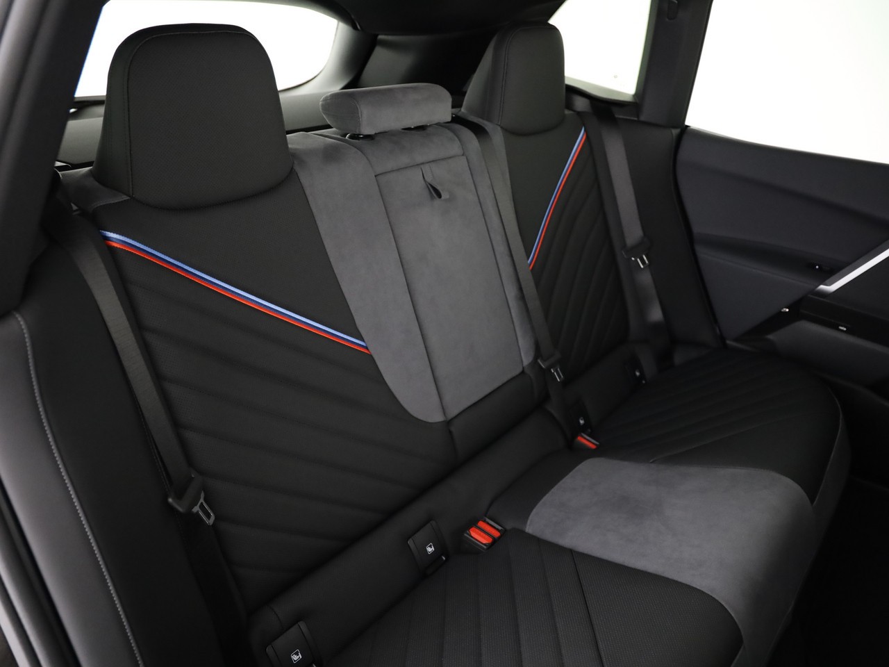 BMW iX xDrive45 M Sport Pro-image-26