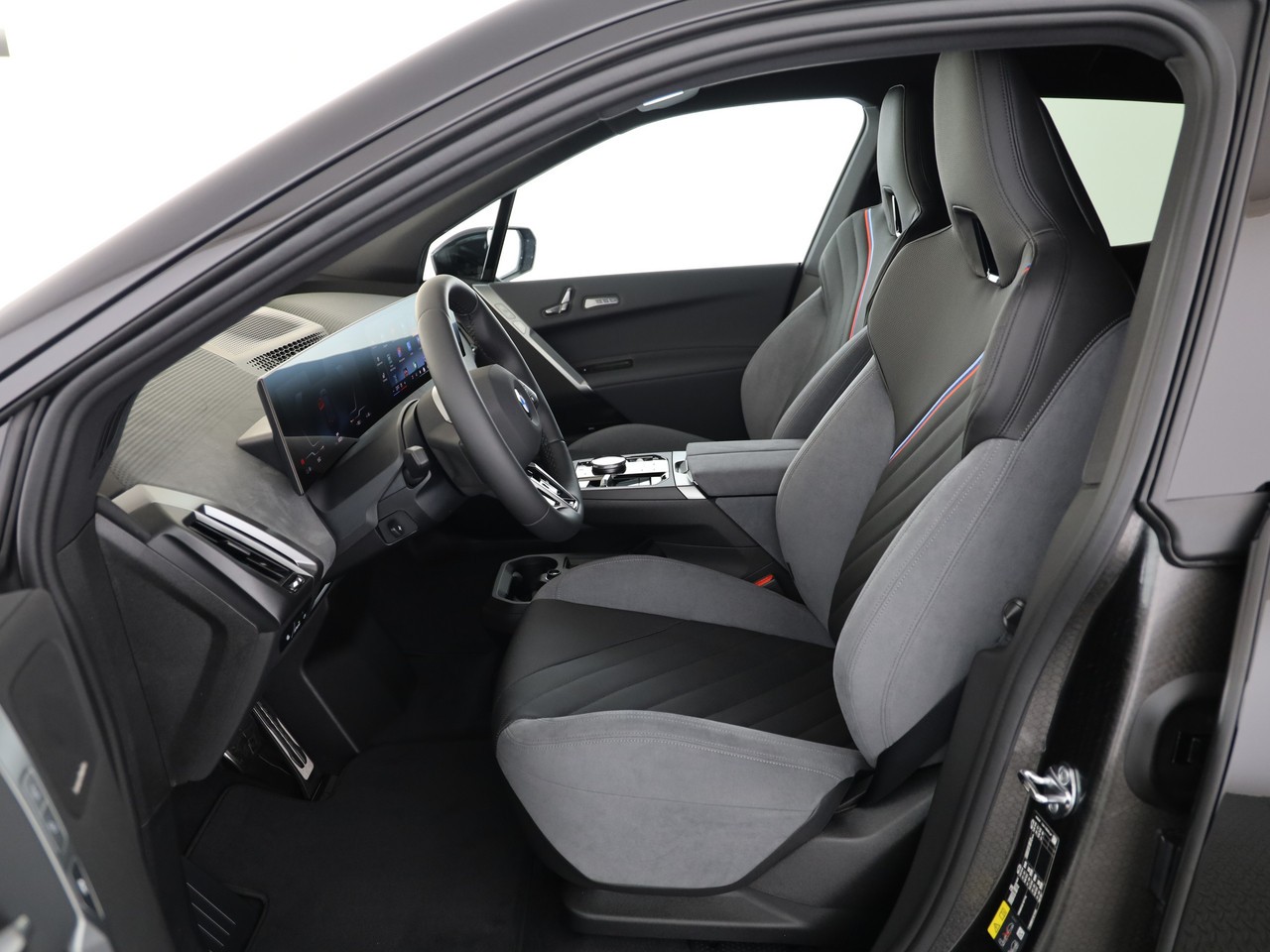 BMW iX xDrive45 M Sport Pro-image-25