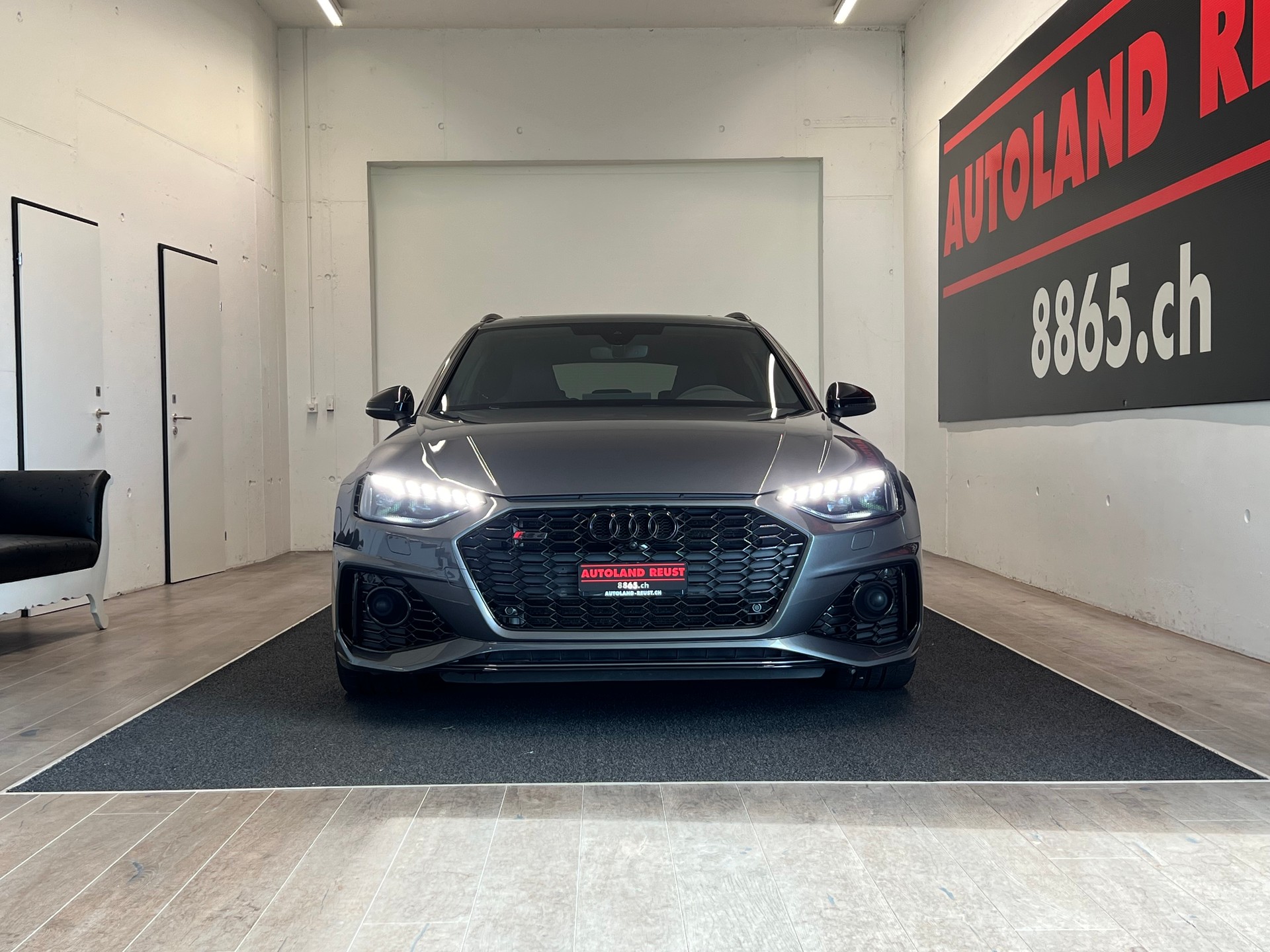 AUDI RS4 Avant quattro tiptronic-image-1