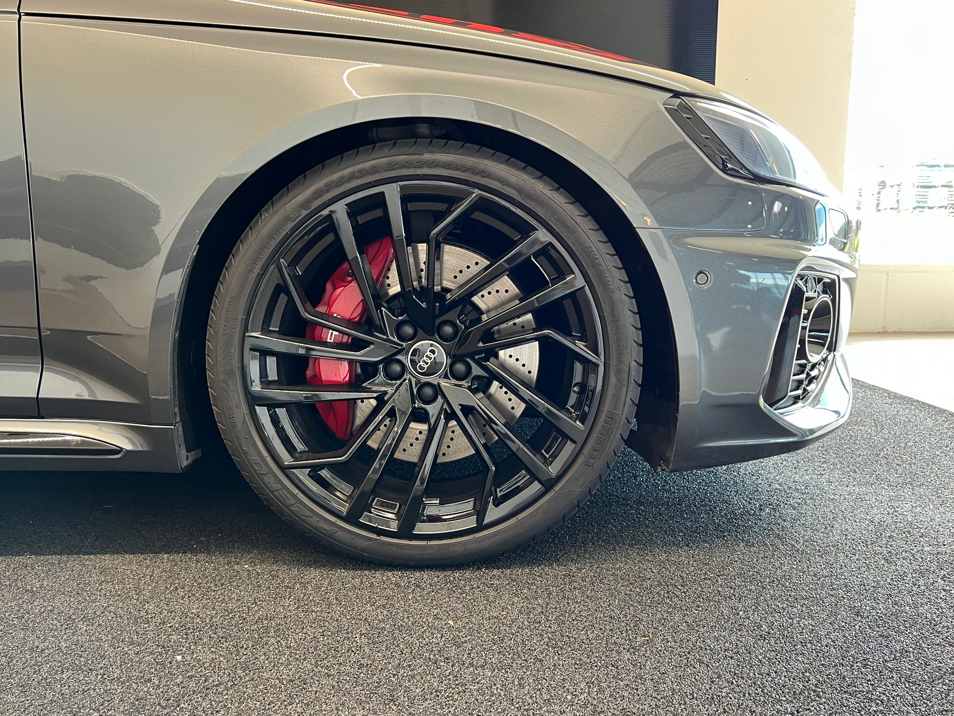 AUDI RS4 Avant quattro tiptronic-image-7
