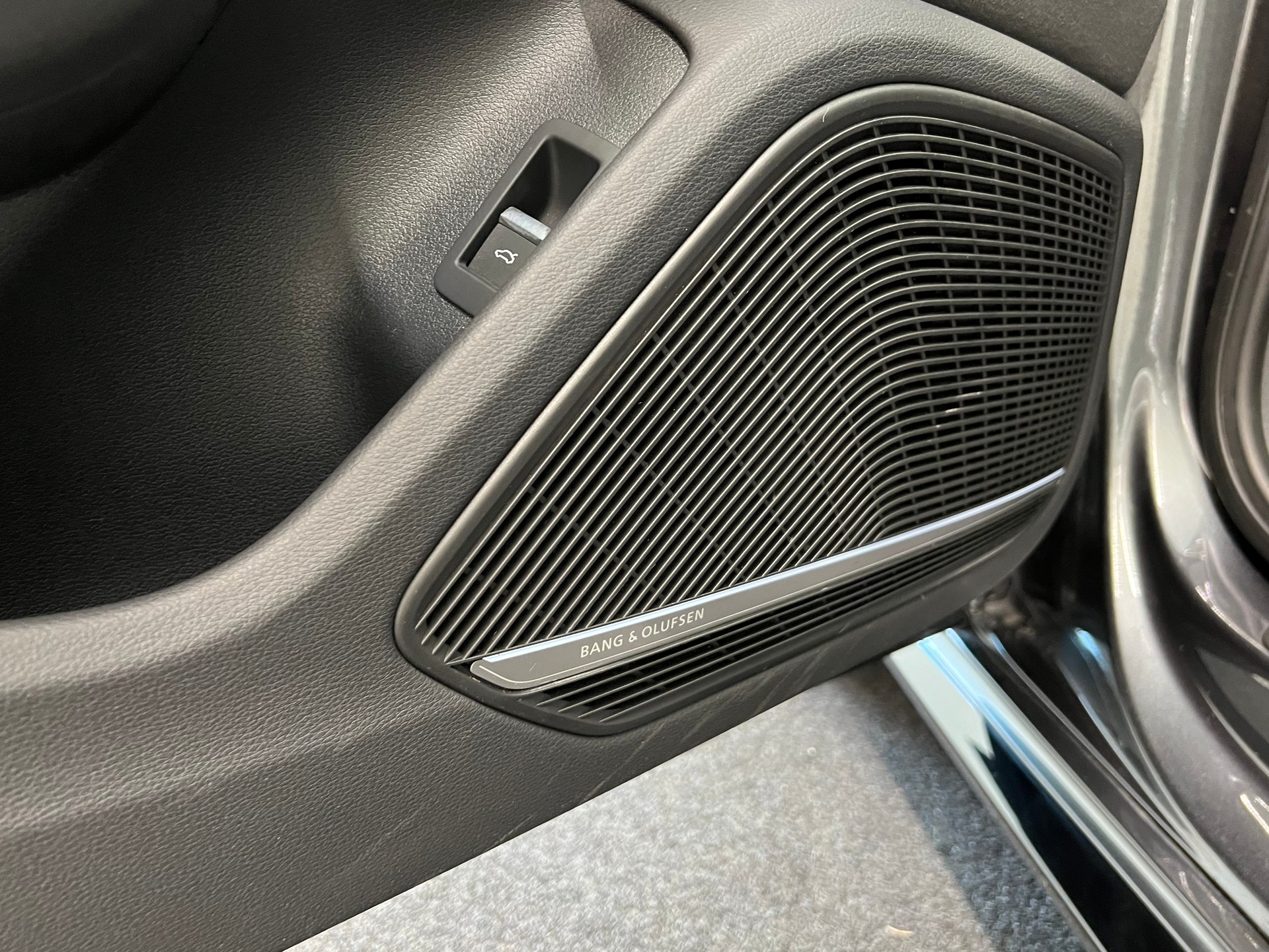 AUDI RS4 Avant quattro tiptronic-image-15