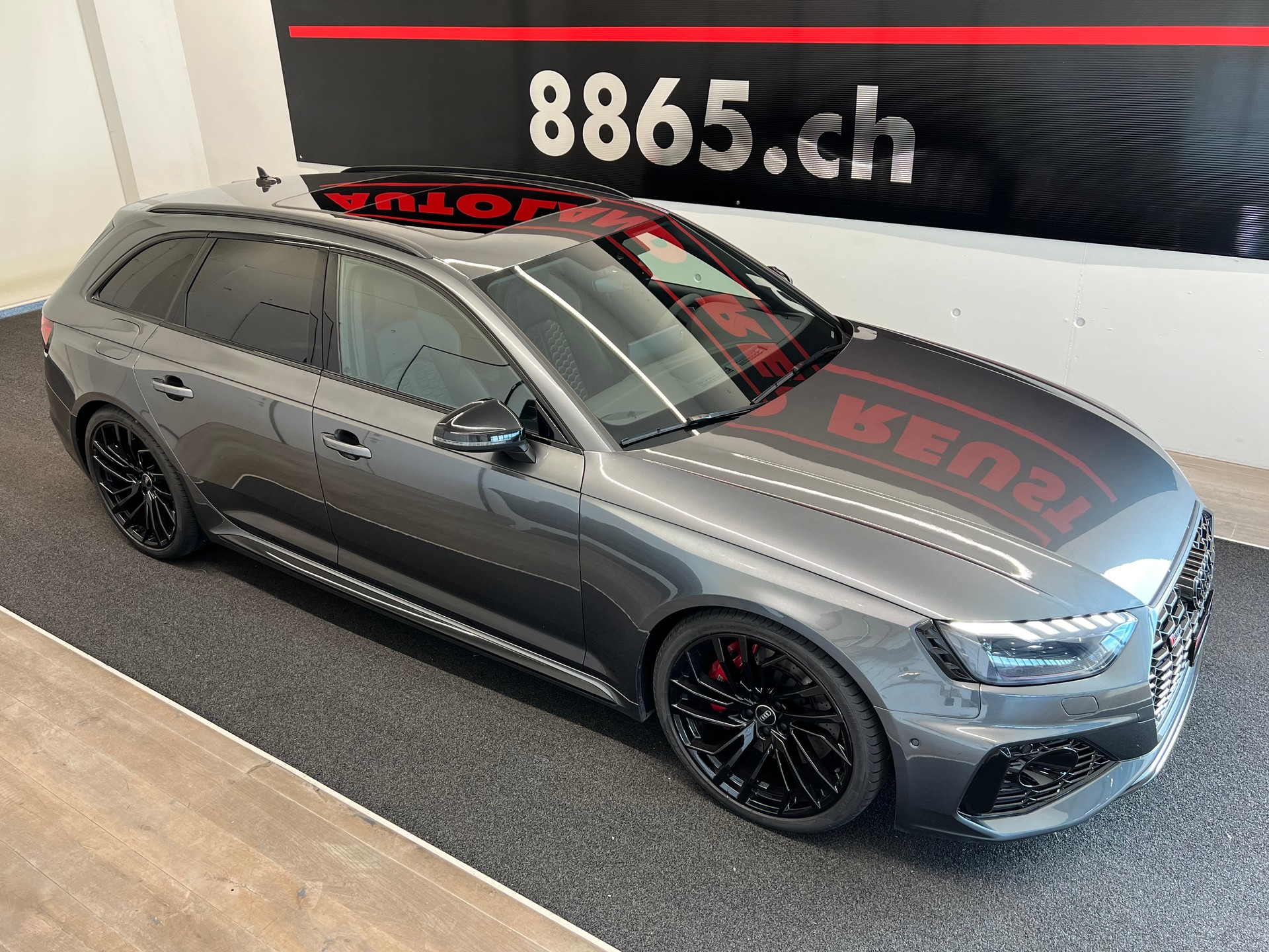 AUDI RS4 Avant quattro tiptronic-image-6