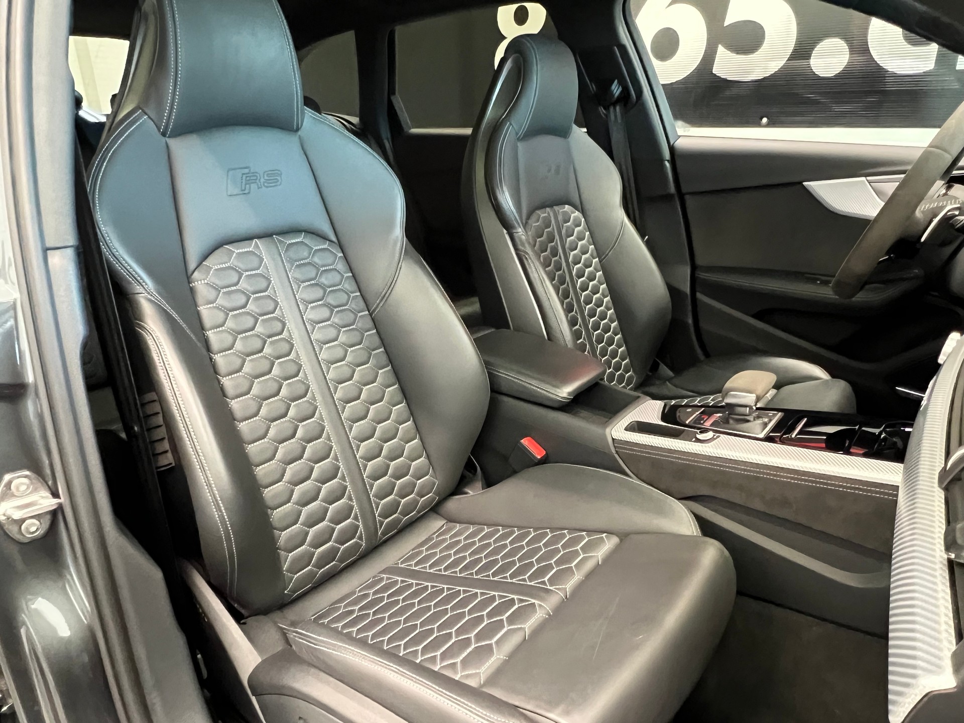 AUDI RS4 Avant quattro tiptronic-image-25