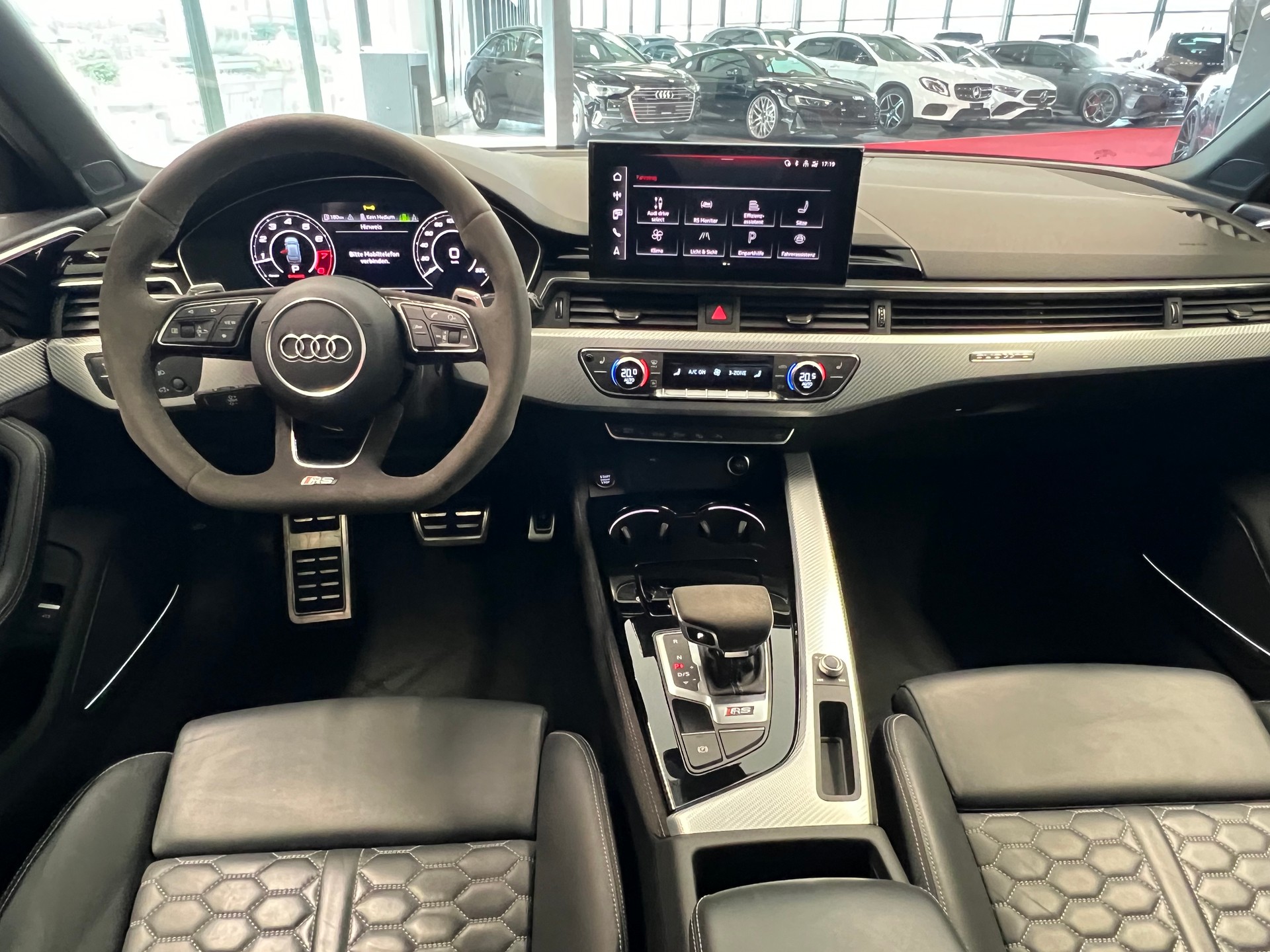 AUDI RS4 Avant quattro tiptronic-image-21