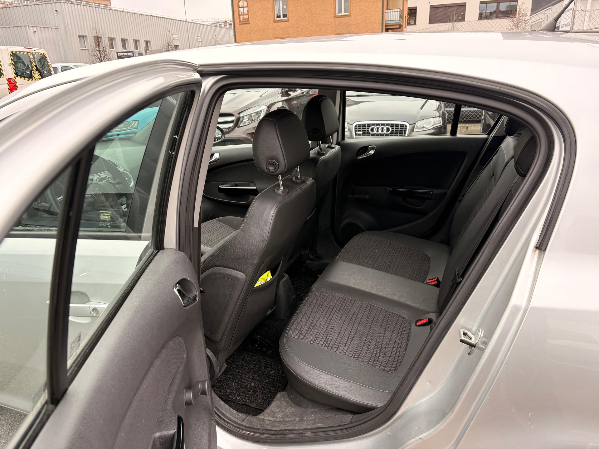 OPEL Corsa 1.2 TP Color Edition-image-7
