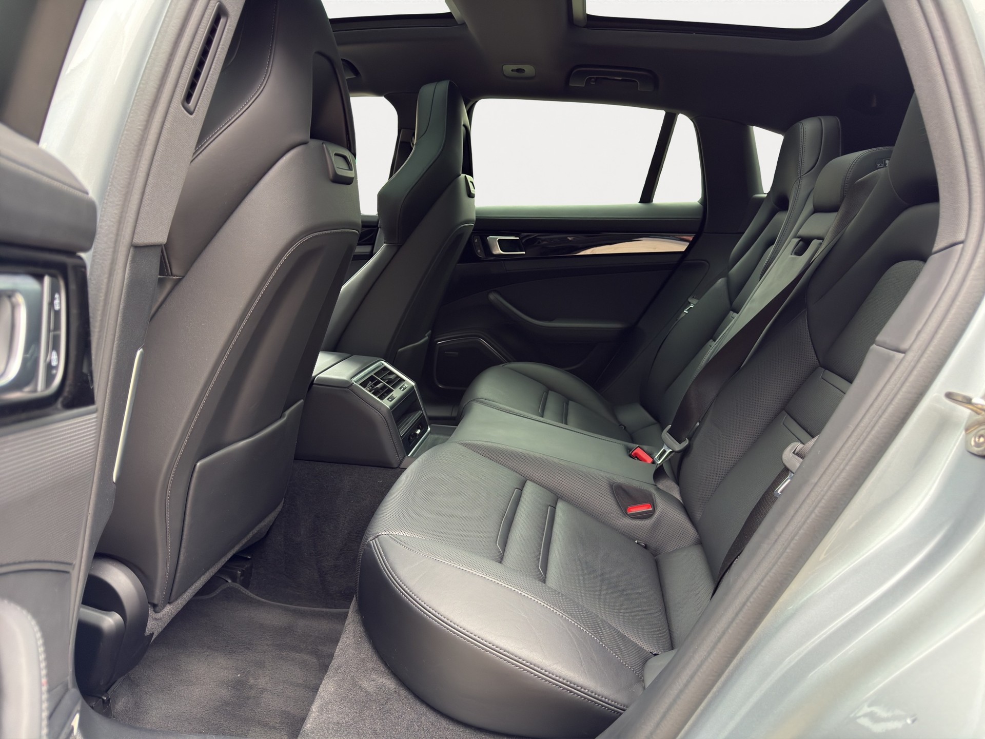 PORSCHE Panamera 4S E-Hybrid Sport Turismo PDK-image-11