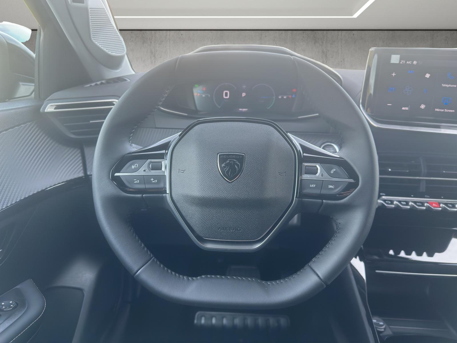 PEUGEOT 208 1.2 Hybrid 110 Allure Premium-image-10
