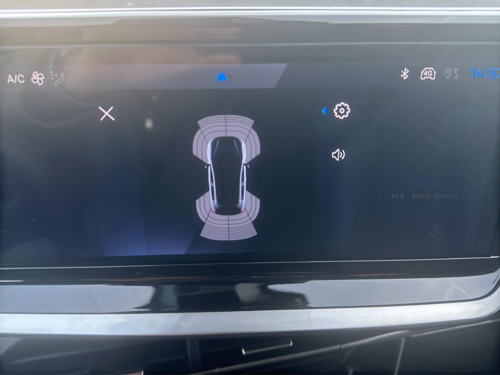 PEUGEOT 208 1.2 Hybrid 110 Allure Premium-image-13