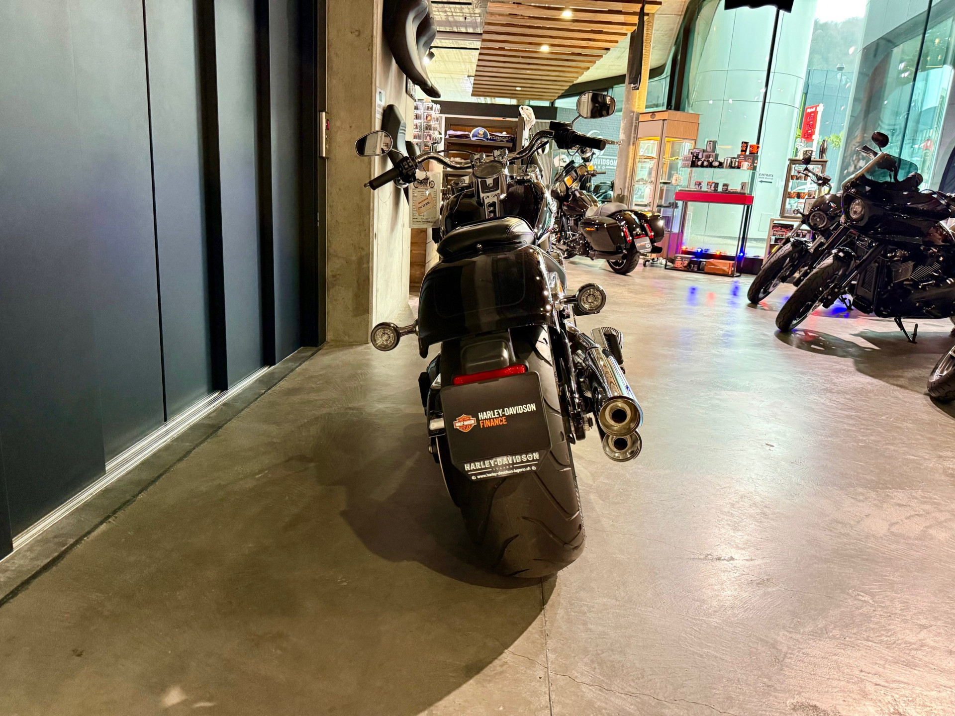 HARLEY-DAVIDSON FLFBS 1868 Softail Fat Boy 114-showroom-element-1